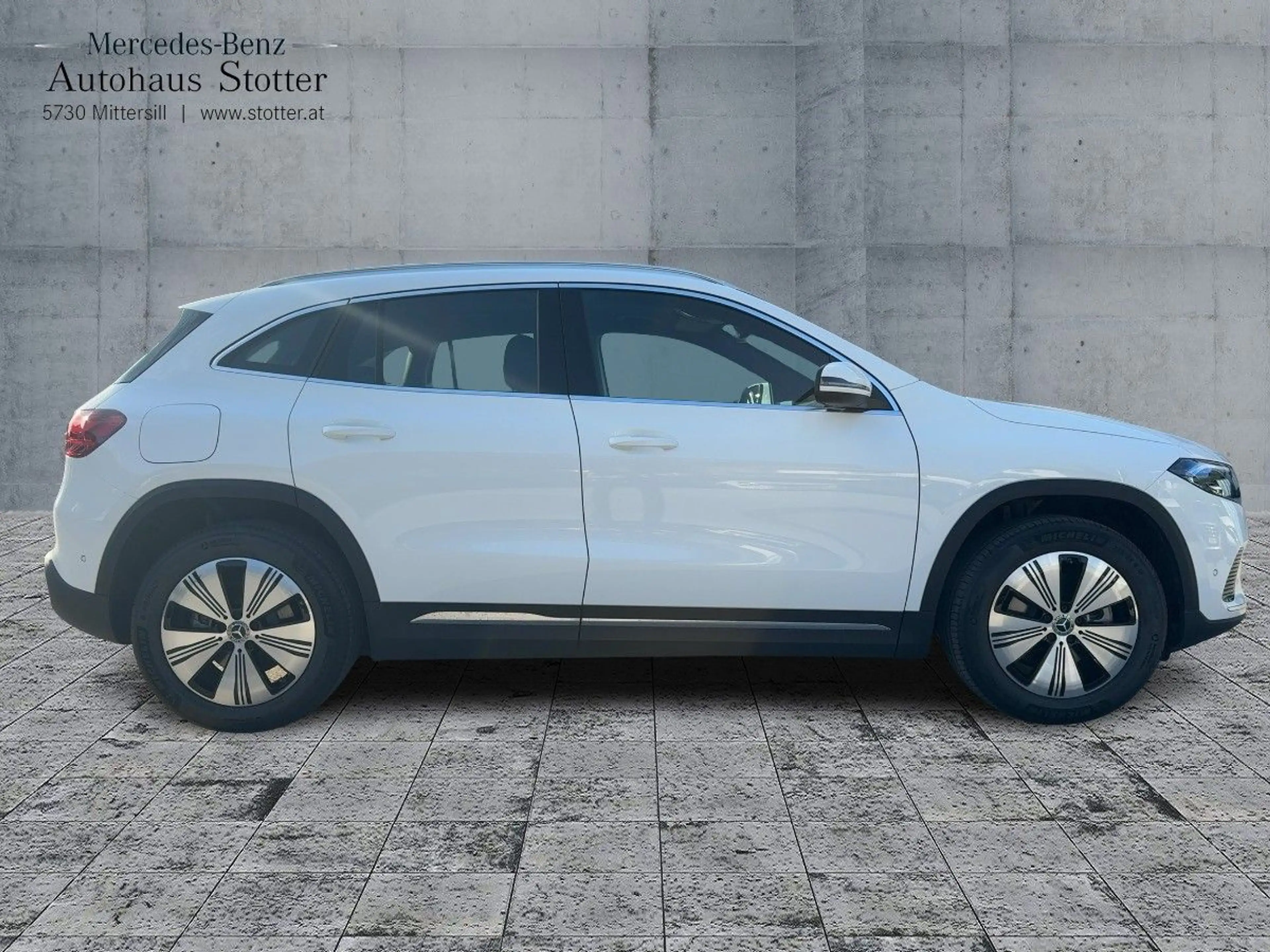 Mercedes-Benz EQA 250 + *Ambiente*Navi* — photo 10