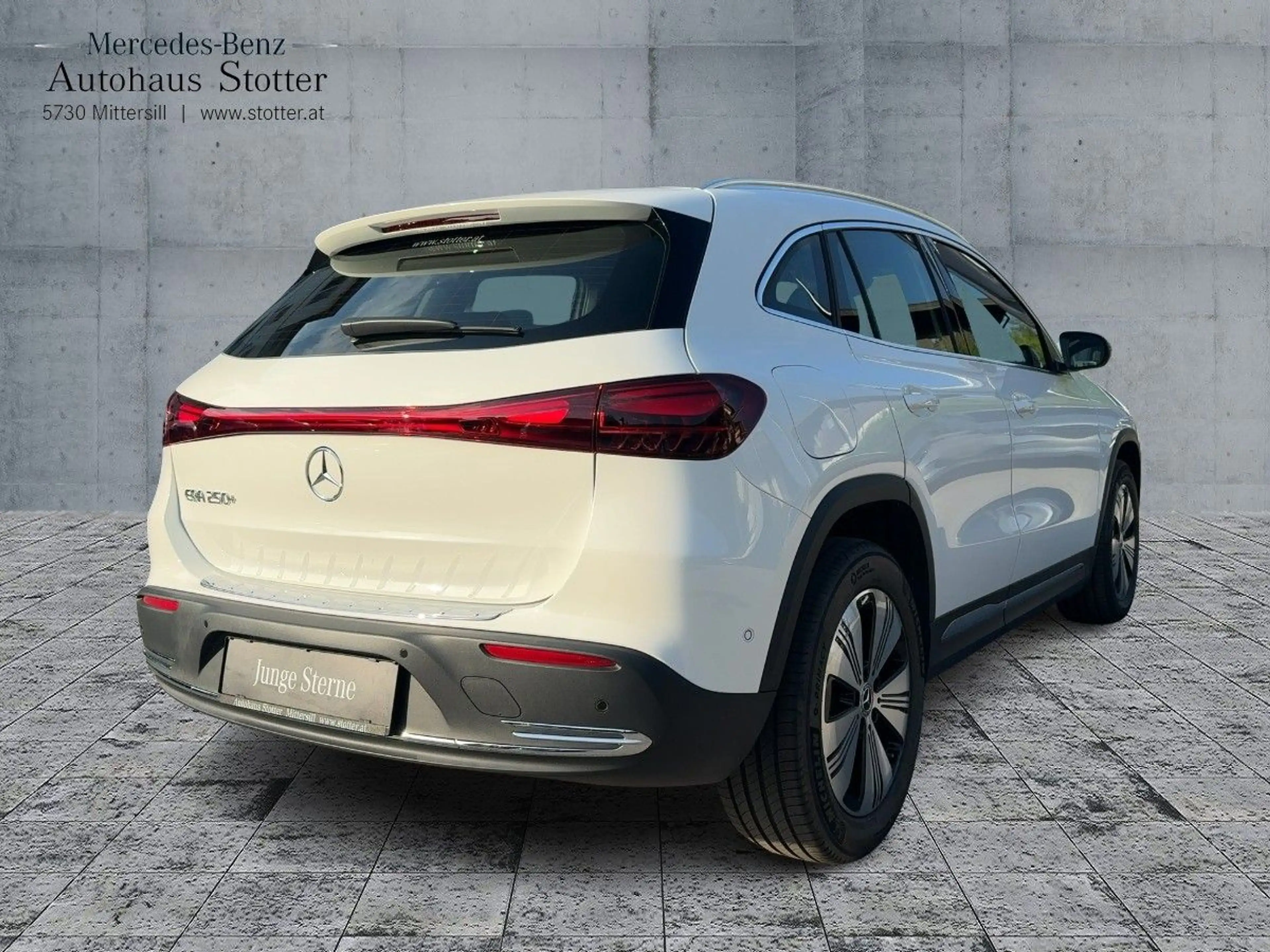 Mercedes-Benz EQA 250 + *Ambiente*Navi* — photo 8