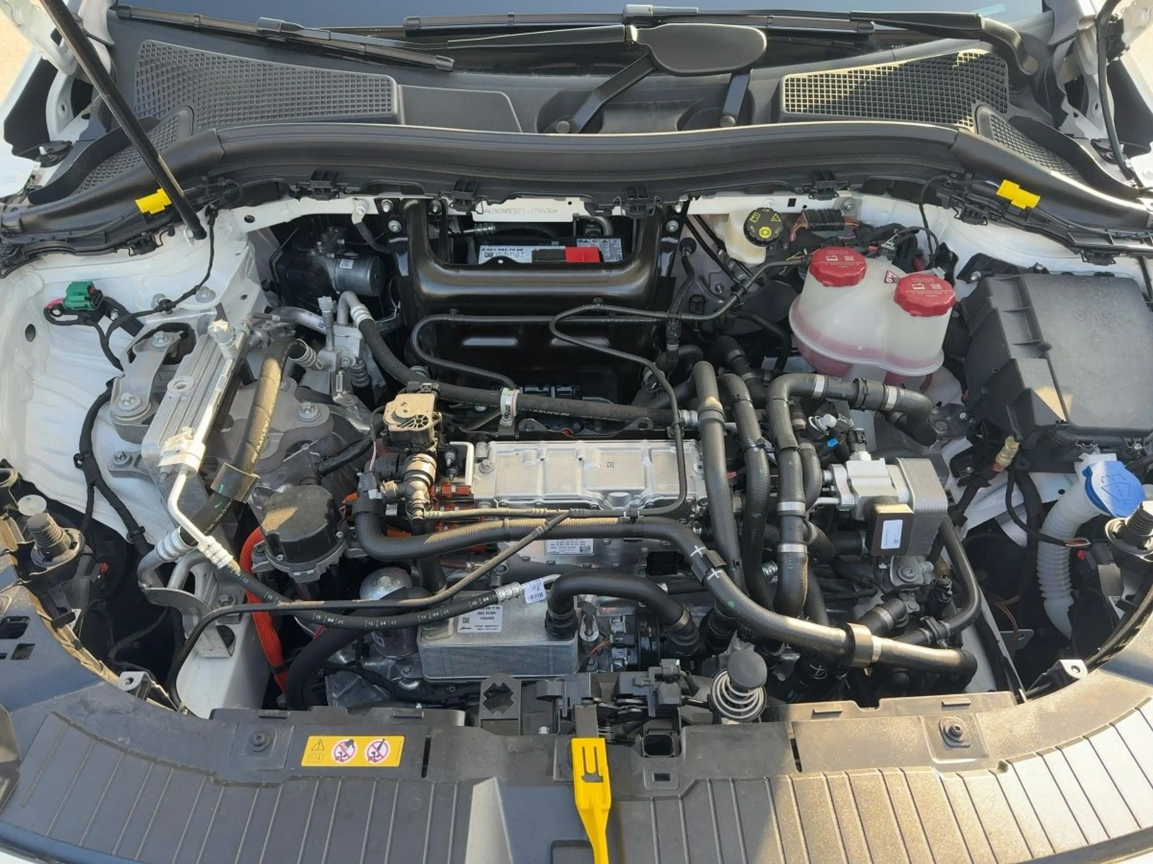 Mercedes-Benz EQA 250 + *Ambiente*Navi* — photo 15