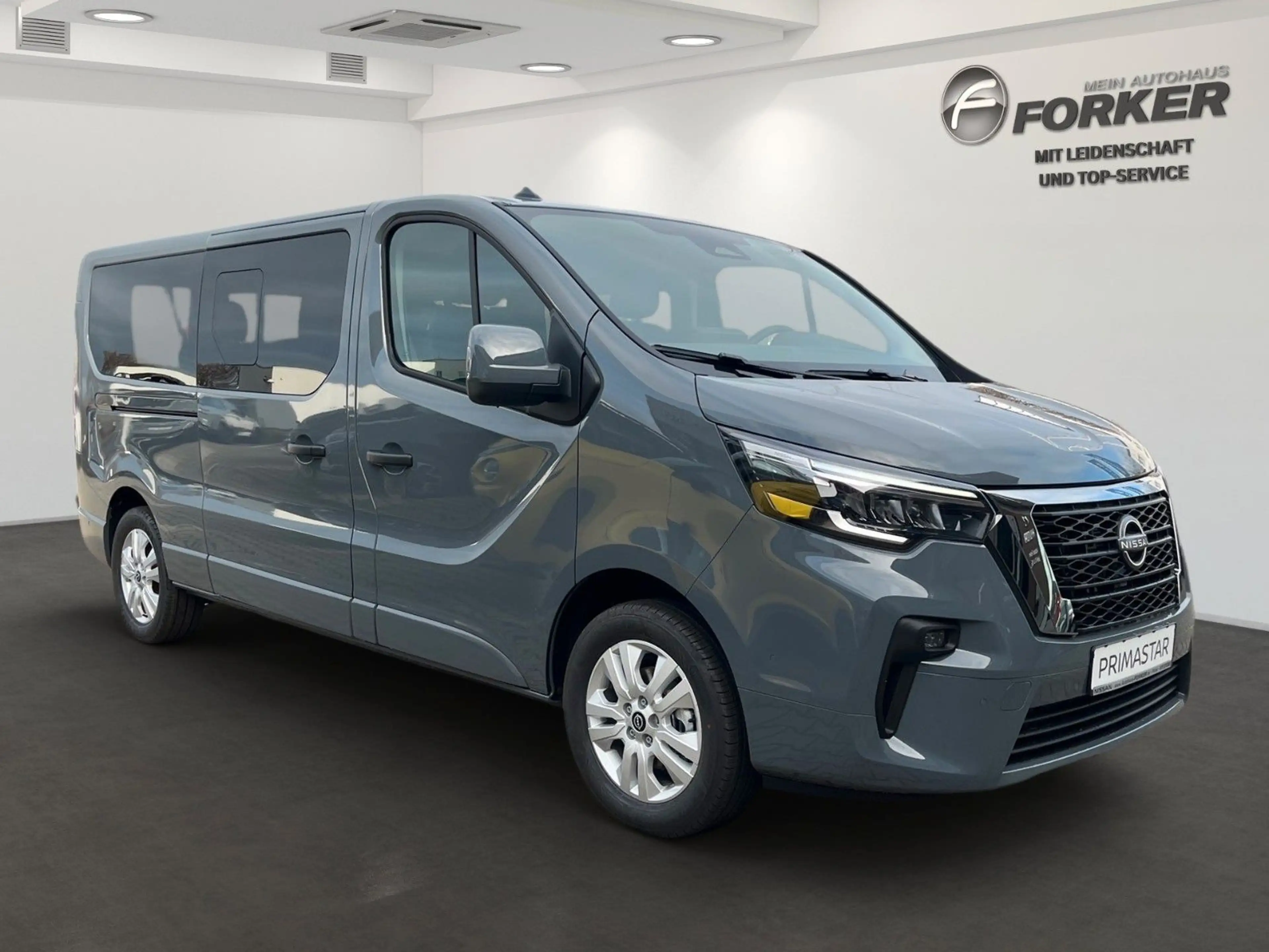 Nissan Primastar Kombi L2H1 AT Navi Tekna 8-sitzer — photo 2