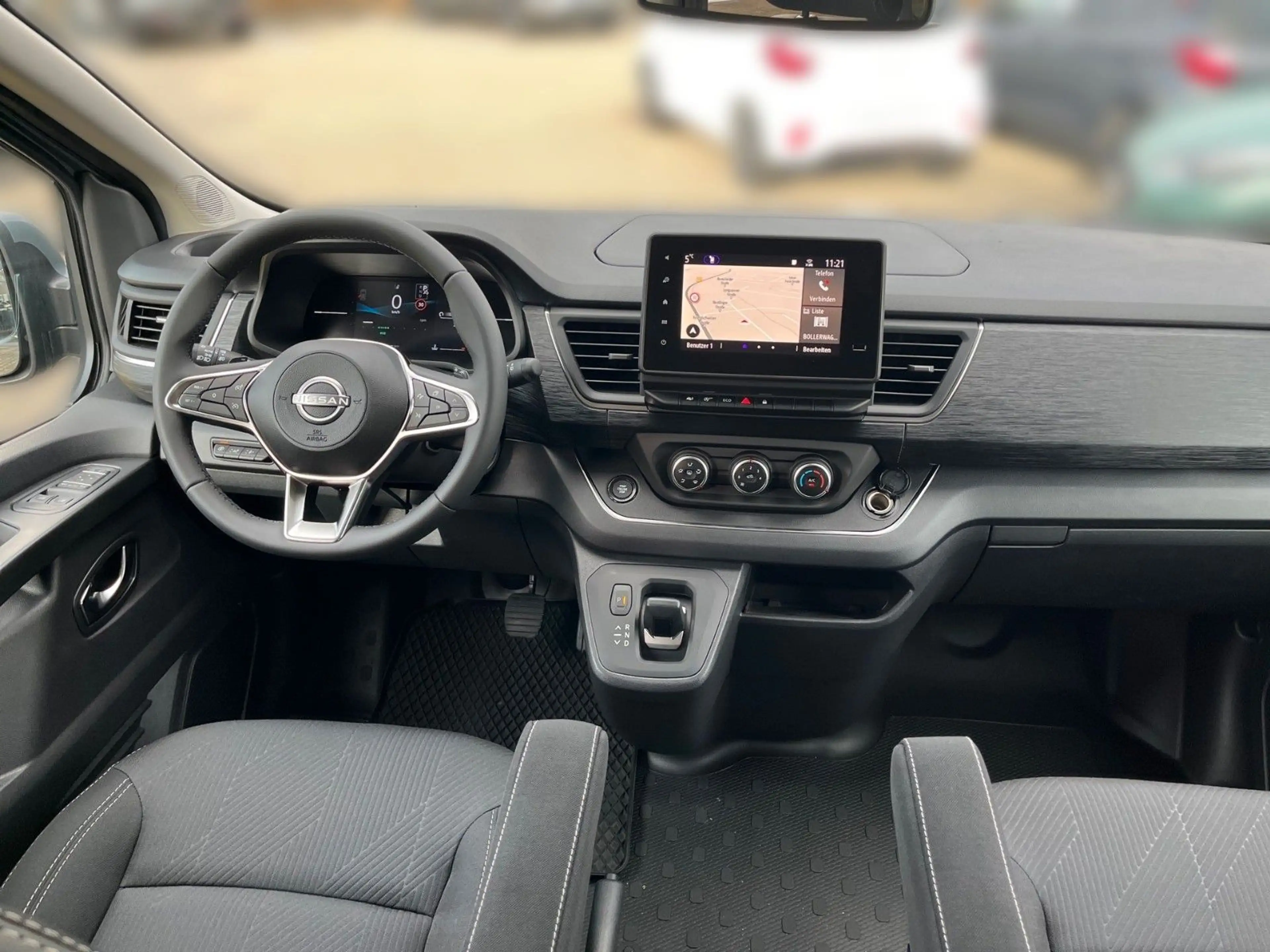 Nissan Primastar Kombi L2H1 AT Navi Tekna 8-sitzer — photo 5