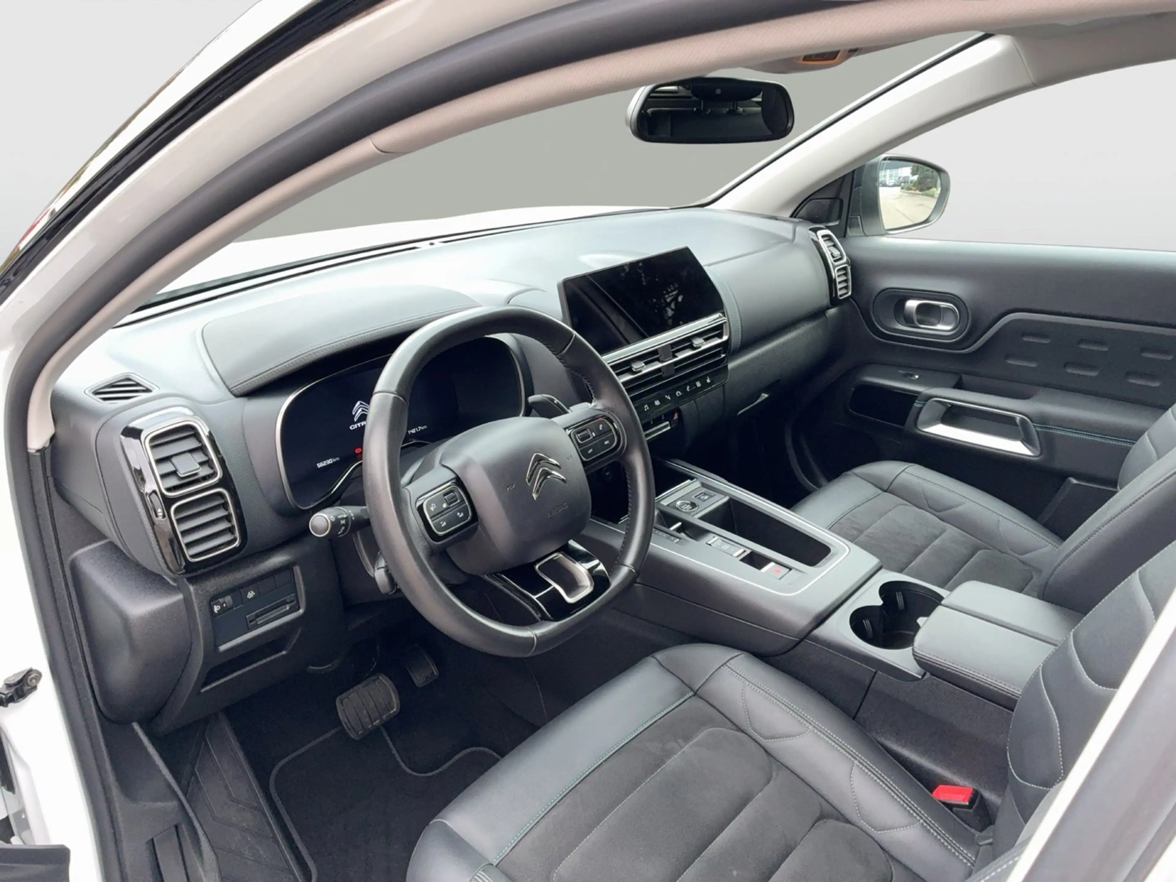 Citroen C5 Aircross Plus — photo 8