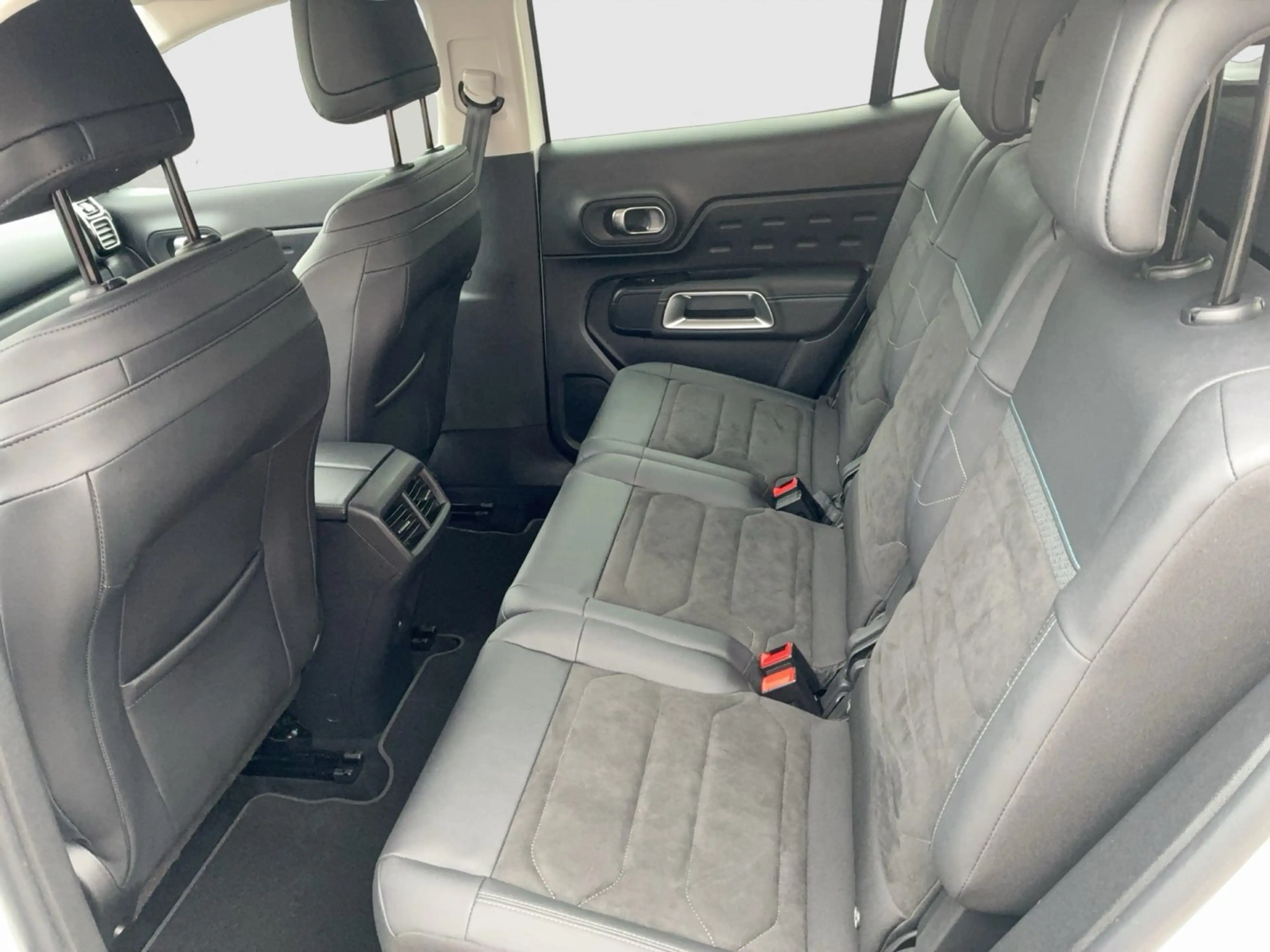 Citroen C5 Aircross Plus — photo 11