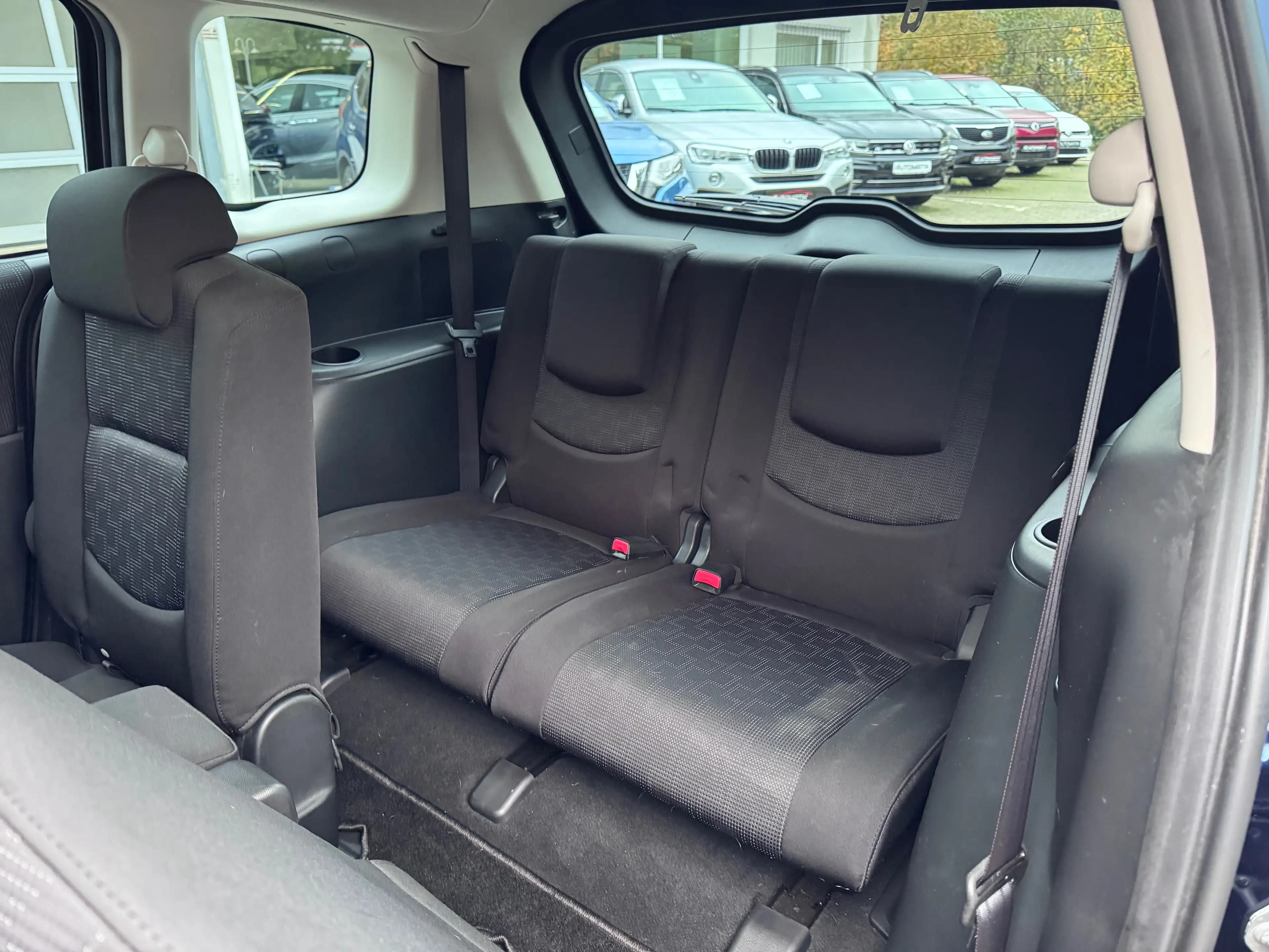 Mazda 5 2.0 Top*7-Sitze*Xenon*AHK*SR/WR-Alu*Tüv 03/27 — photo 15