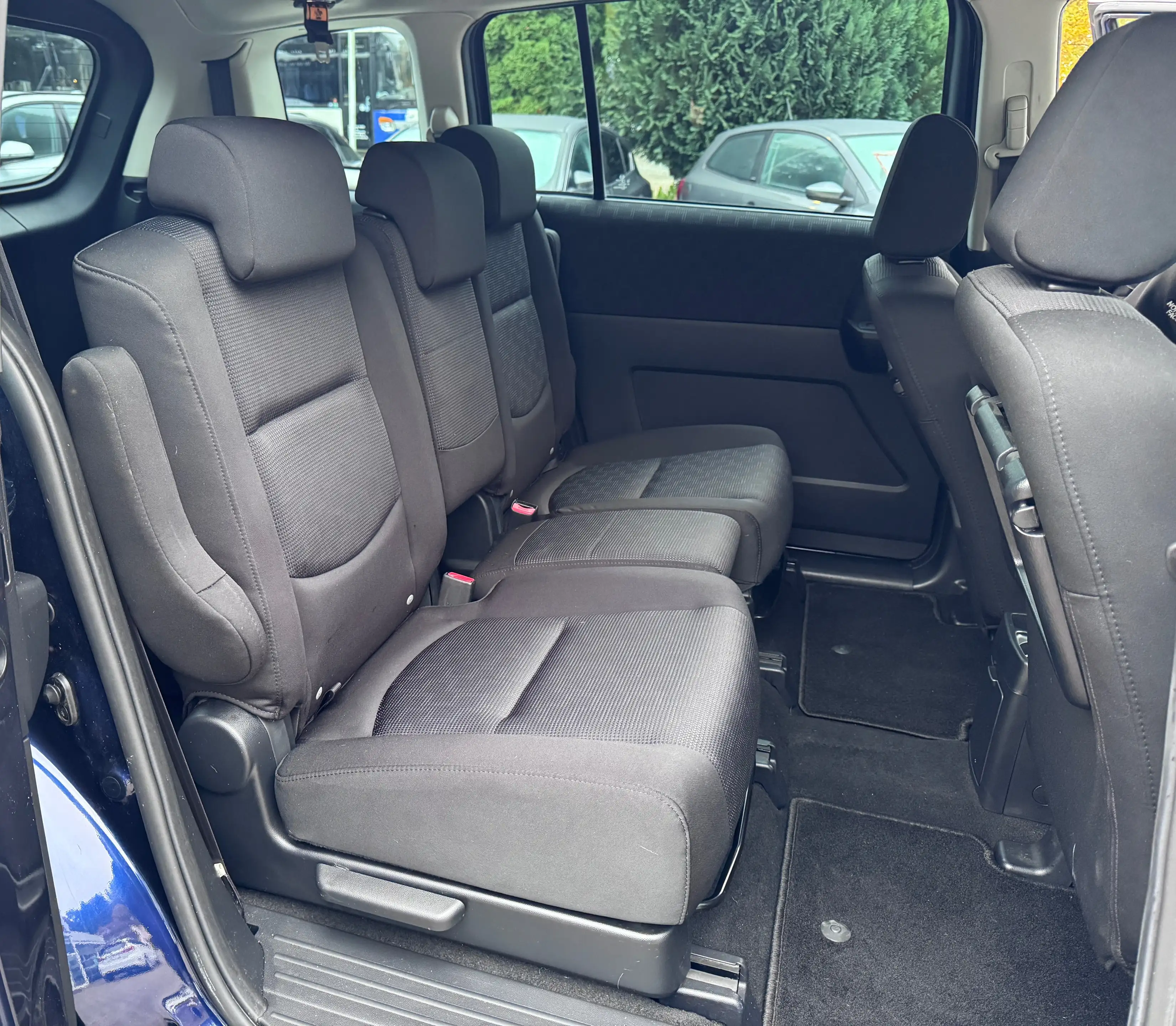 Mazda 5 2.0 Top*7-Sitze*Xenon*AHK*SR/WR-Alu*Tüv 03/27 — photo 14