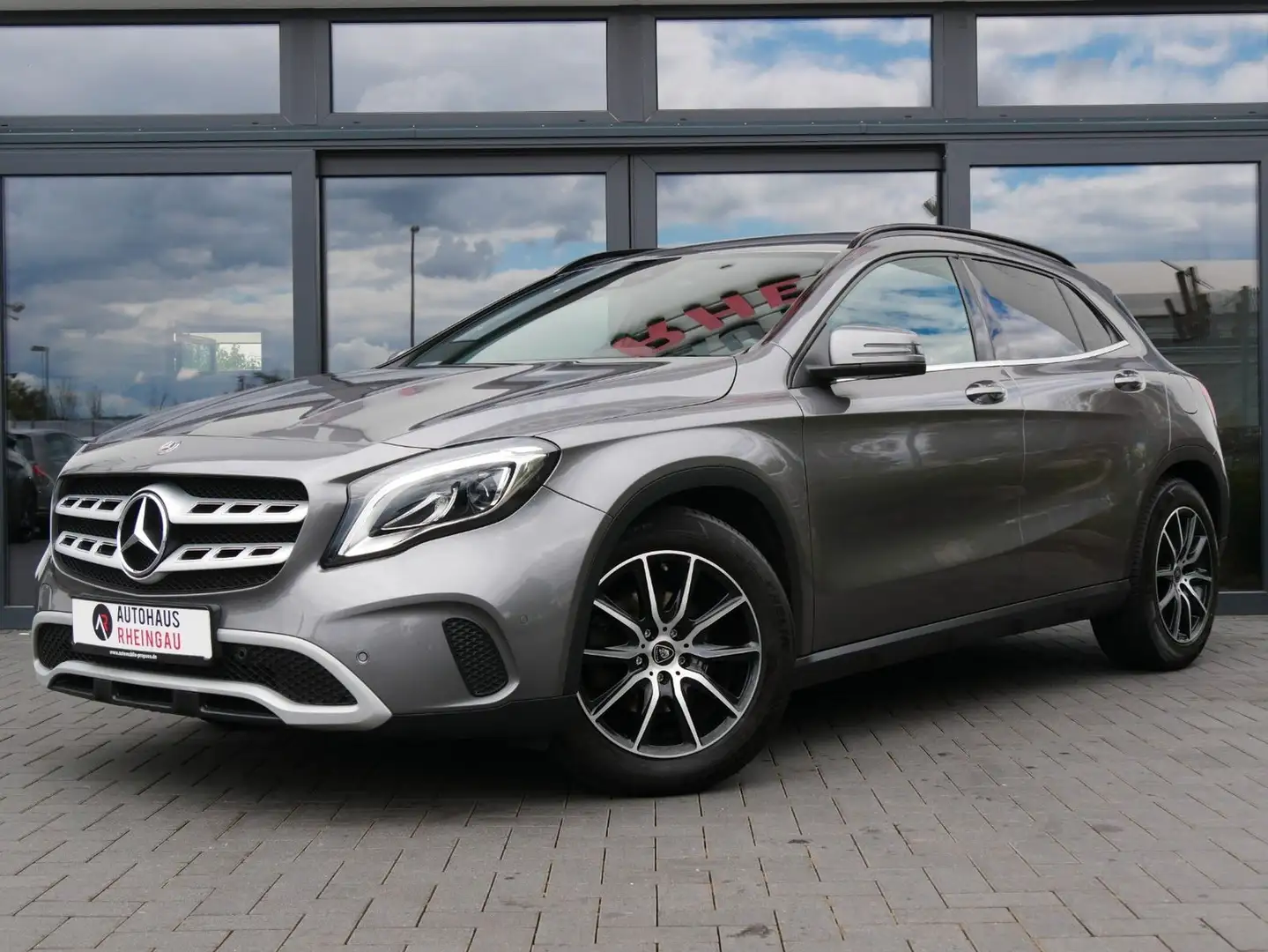 Mercedes-Benz GLA 180 LED RFK GARANTIE Grey - 1