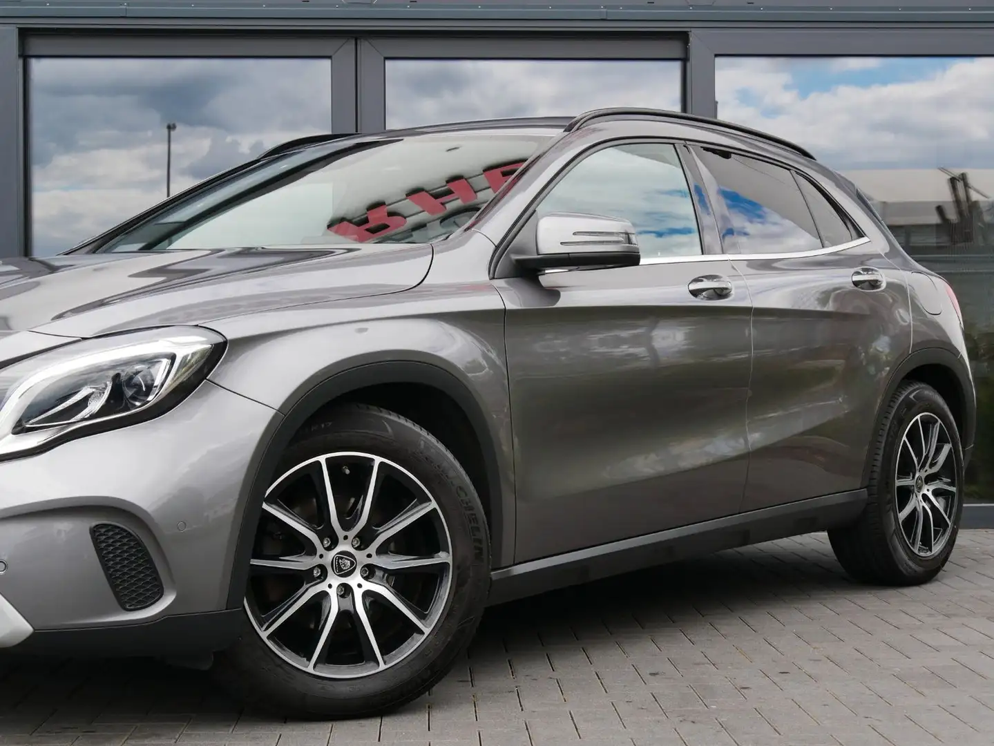 Mercedes-Benz GLA 180 LED RFK GARANTIE Grey - 2