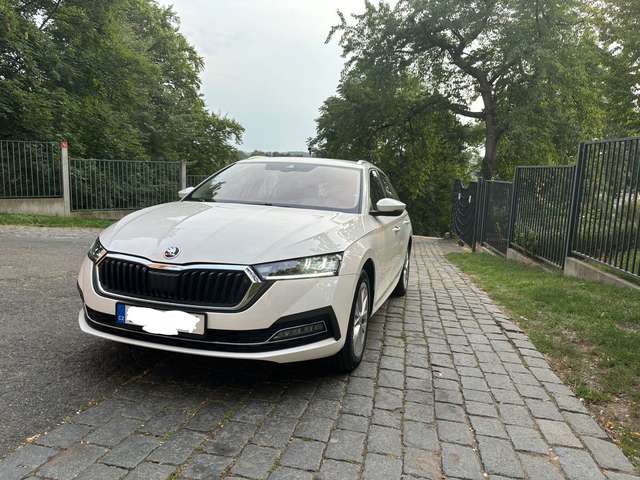 Imagine Skoda Octavia Octavia Combi 1.5 TSI Mild Hybrid  e-TEC DSG Style