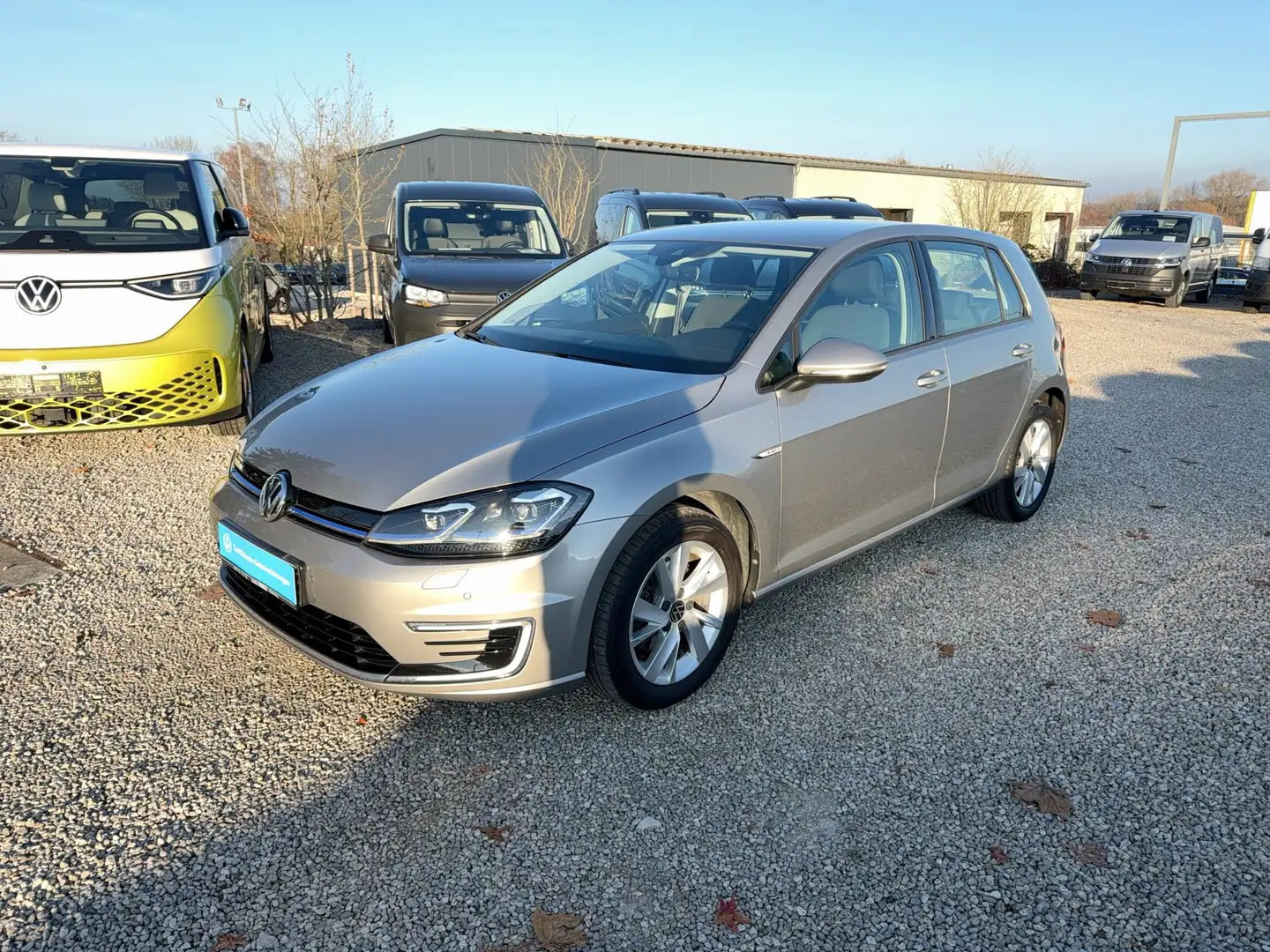 Volkswagen Golf E- Wärmepumpe/ CCS /ACC/Dynaudio Silber - 2