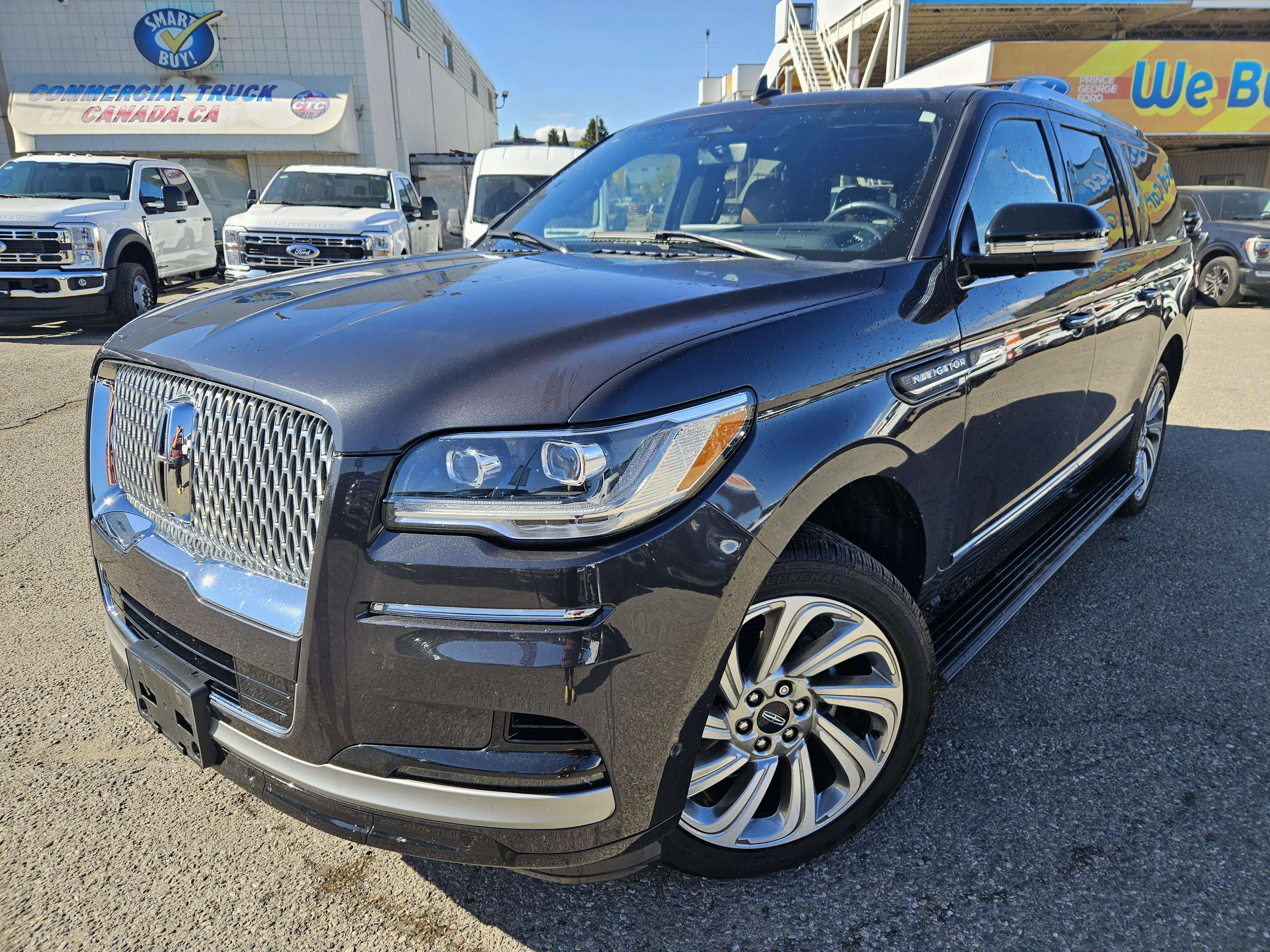 Gray 2024 Lincoln Navigator SUV / Crossover Four-Wheel Drive Automatic