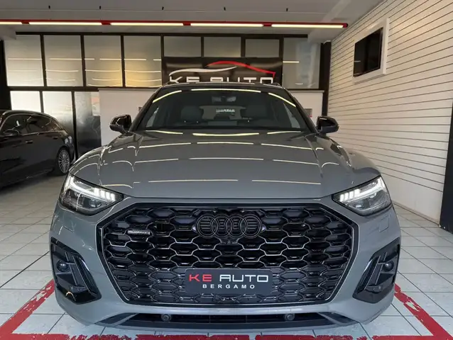 Audi Q5 view 7