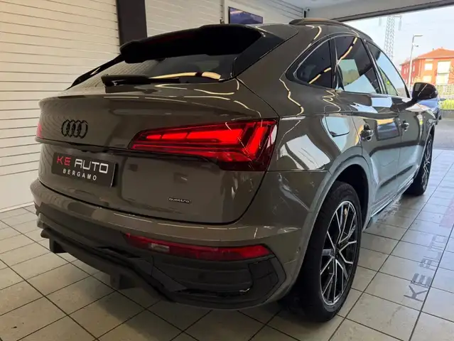 Audi Q5 view 5
