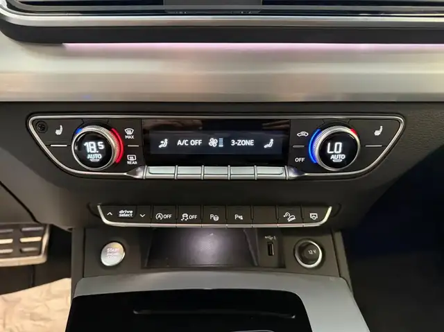 Audi Q5 view 18
