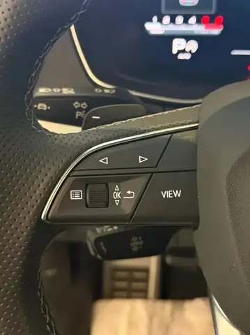 Audi Q5 view 12