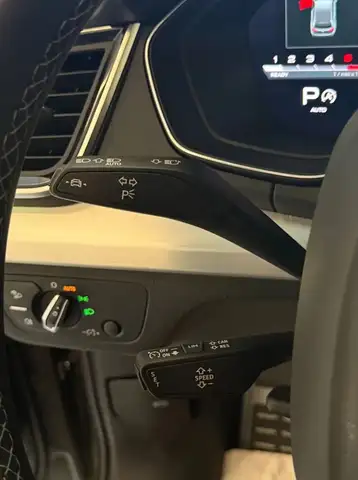 Audi Q5 view 14