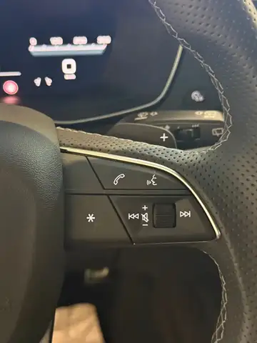 Audi Q5 view 13