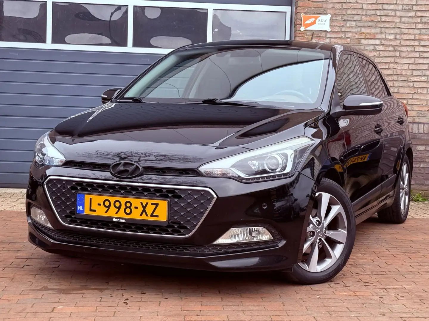 Hyundai i20 1.2 HP i-Motion Premium|Panoramadak Negro - 2