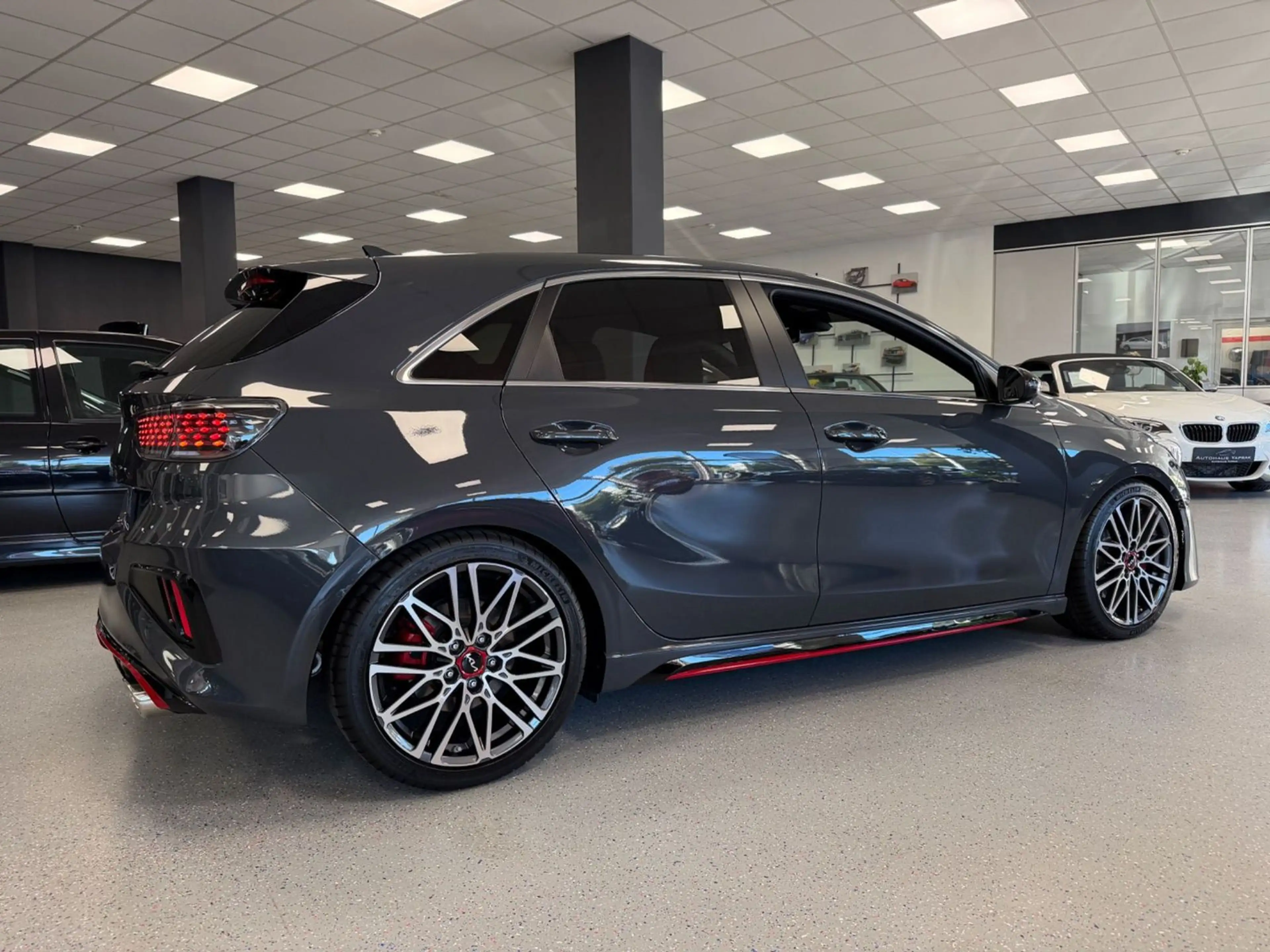 Kia Ceed / cee'd 1.6T-GDI GT|H&R|JBL|Virtual|Garan. — photo 9