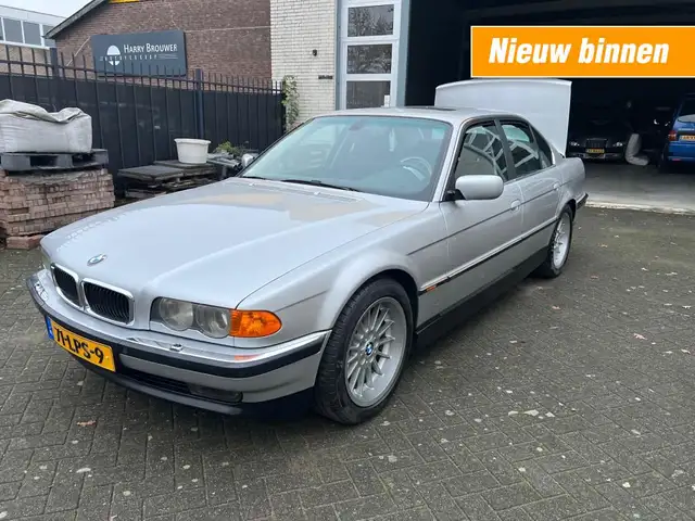 BMW 735 735I EXEC.HIGH-LINE v8 Automaat 175Kw Youngtimer!!