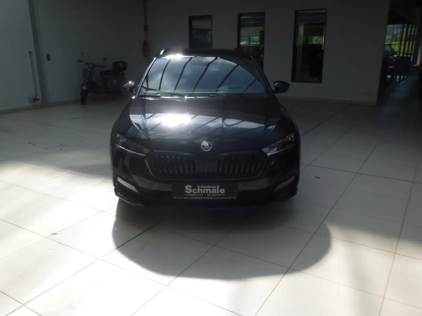 Skoda Octavia Combi Sportline 2.0 TDI DPF EU6d Noir - 1