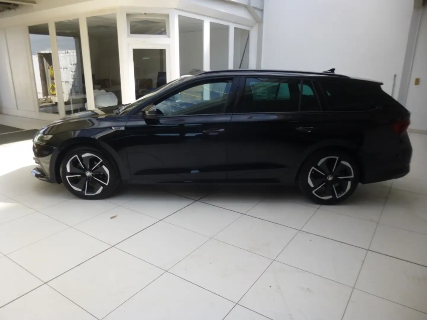 Skoda Octavia Combi Sportline 2.0 TDI DPF EU6d Noir - 2