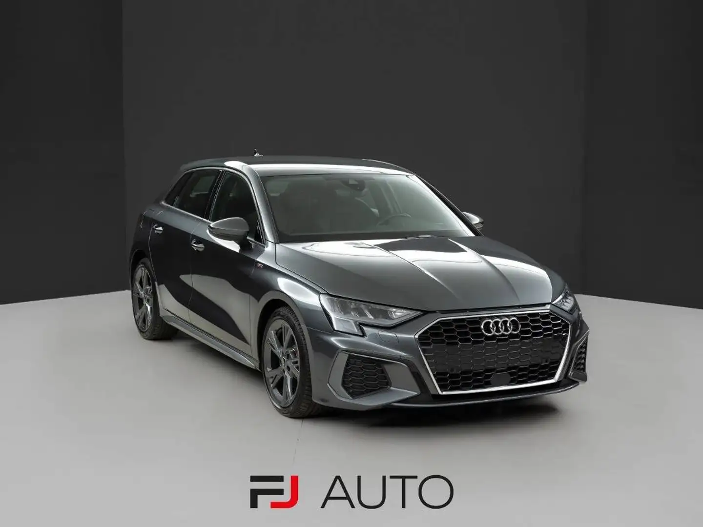 Audi A3 40 2.0 TDI S line edition quattro s-tronic Grigio - 1