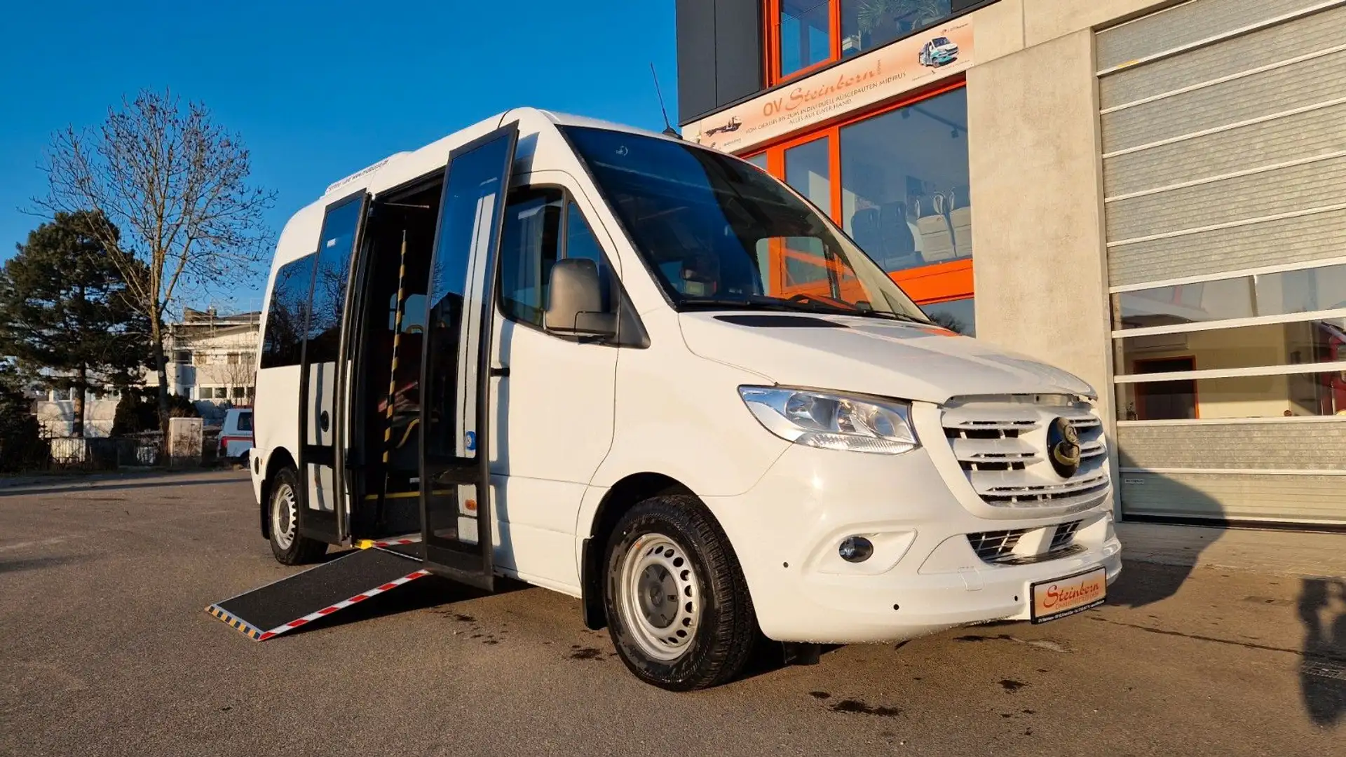 Mercedes-Benz Sprinter Lagerfahrzeug Mobility Niederflur Bürgerbus Weiß - 1