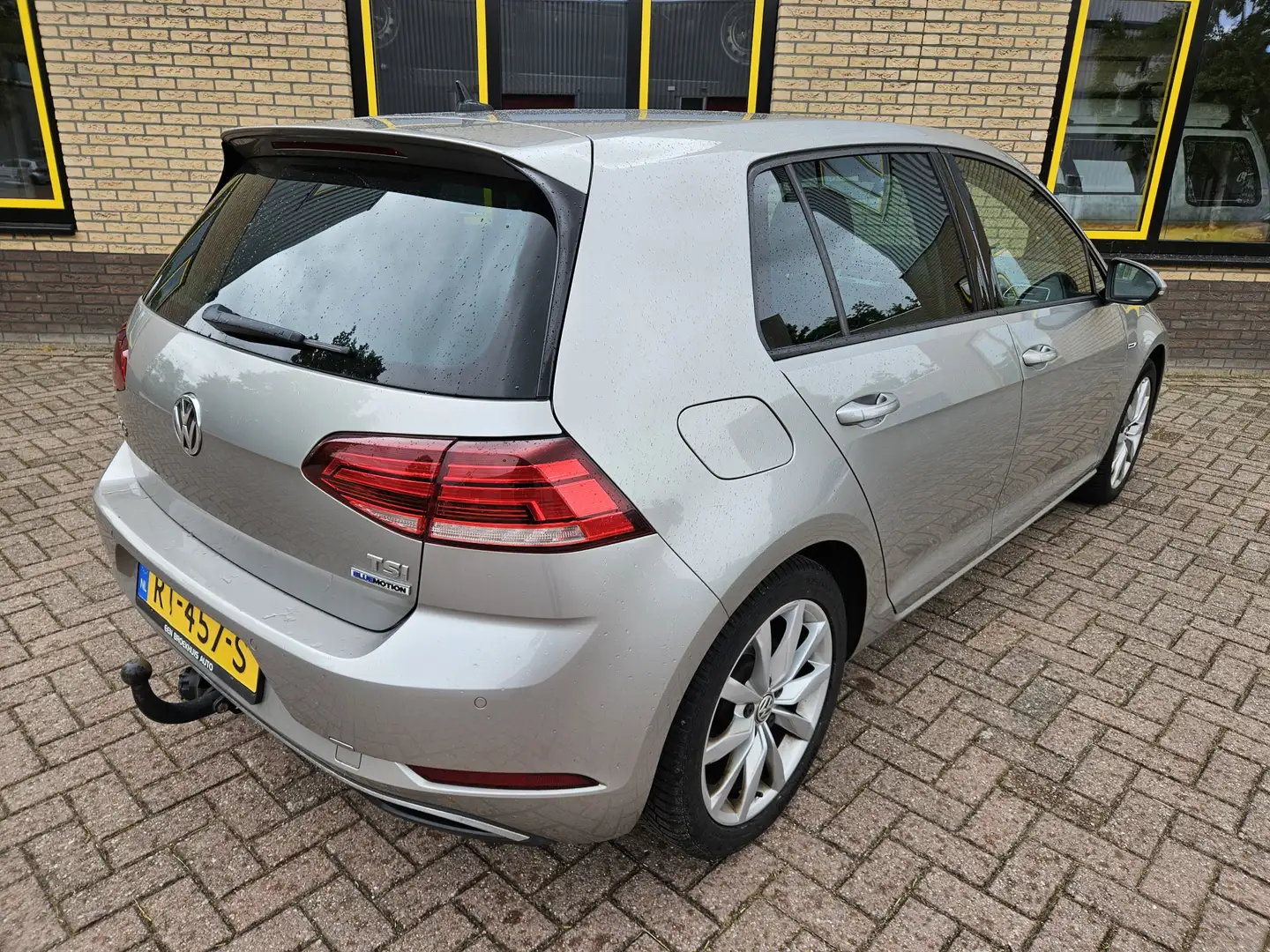 Volkswagen Golf 1.5 TSI Comfortline Business Gris - 2
