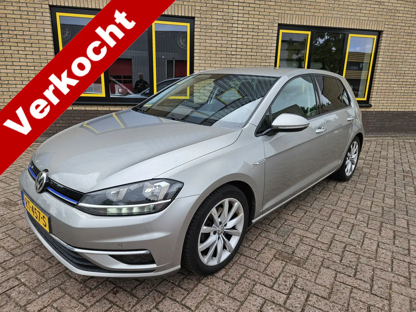 Volkswagen Golf 1.5 TSI Comfortline Business Gris - 1