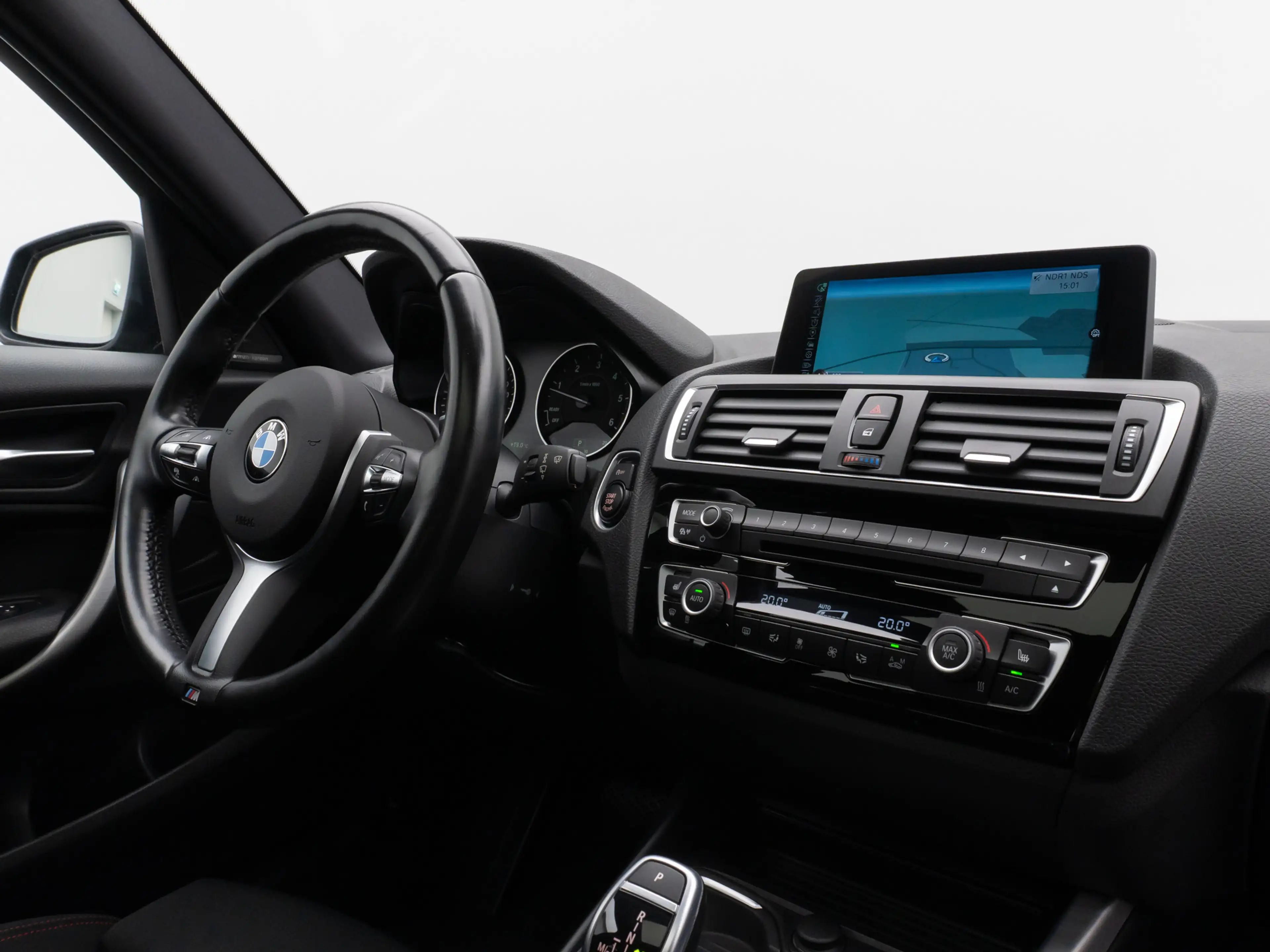 BMW 120 Sport Line Glasdach H K PDC LED Komfort — photo 35