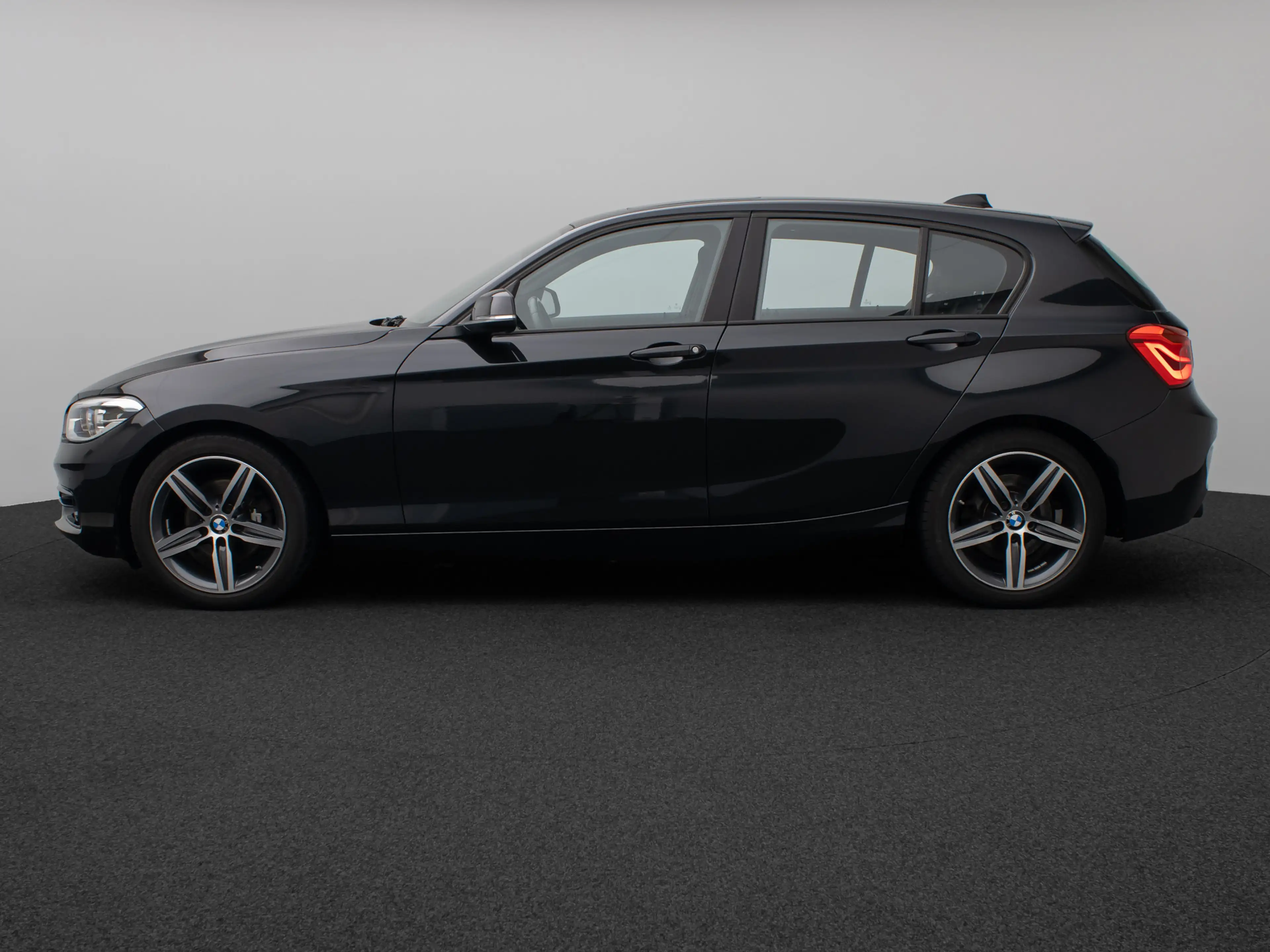 BMW 120 Sport Line Glasdach H K PDC LED Komfort — photo 11