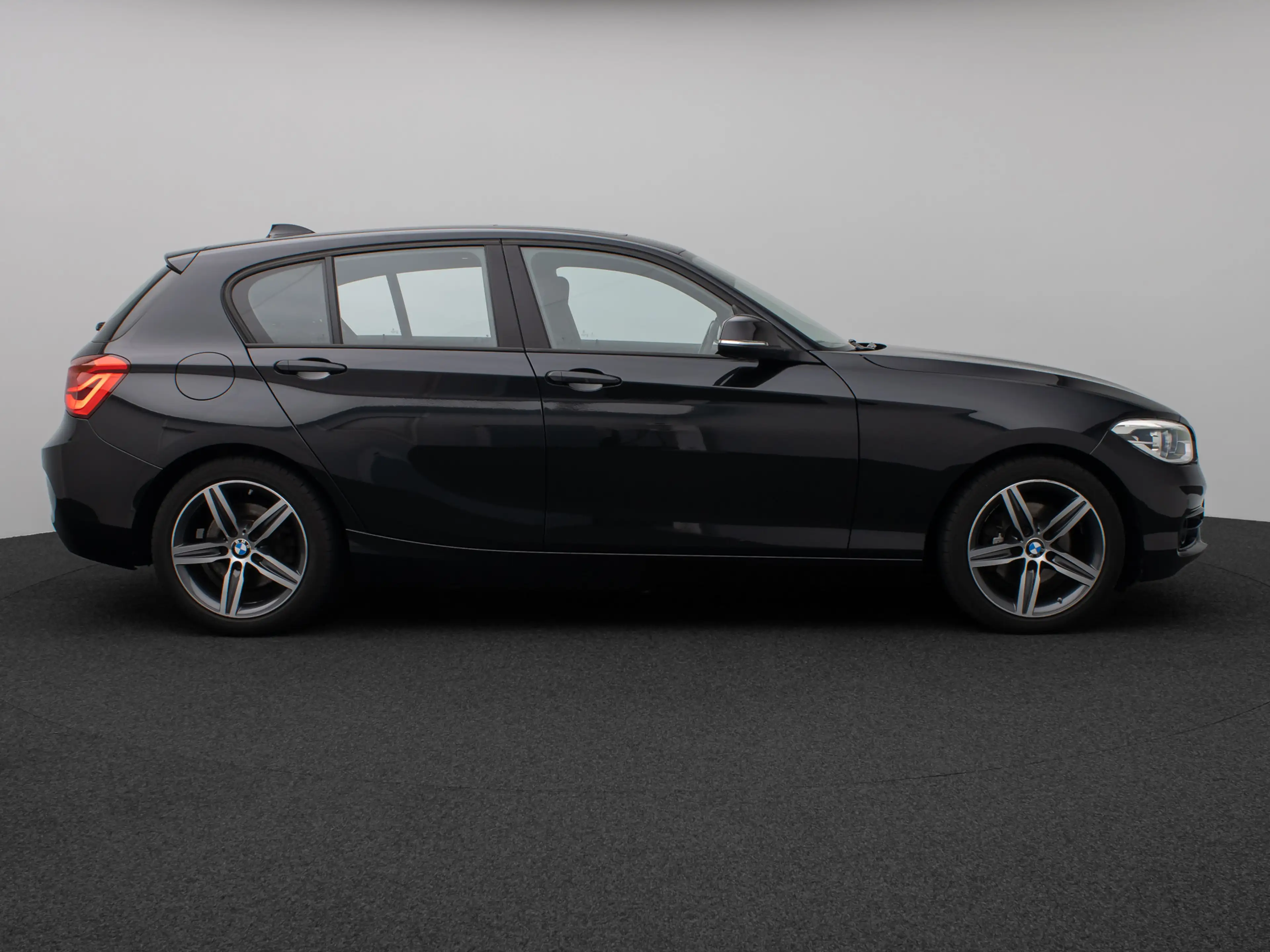 BMW 120 Sport Line Glasdach H K PDC LED Komfort — photo 5