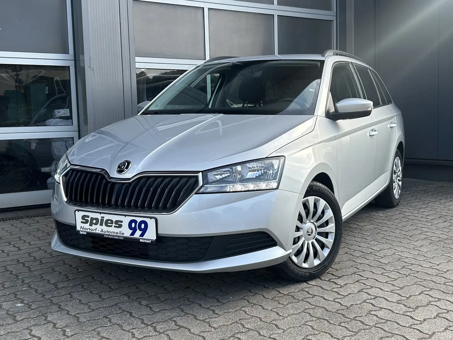 Skoda Fabia Combi Ambition Sitzhzg. PDC SmartLink Silber - 2