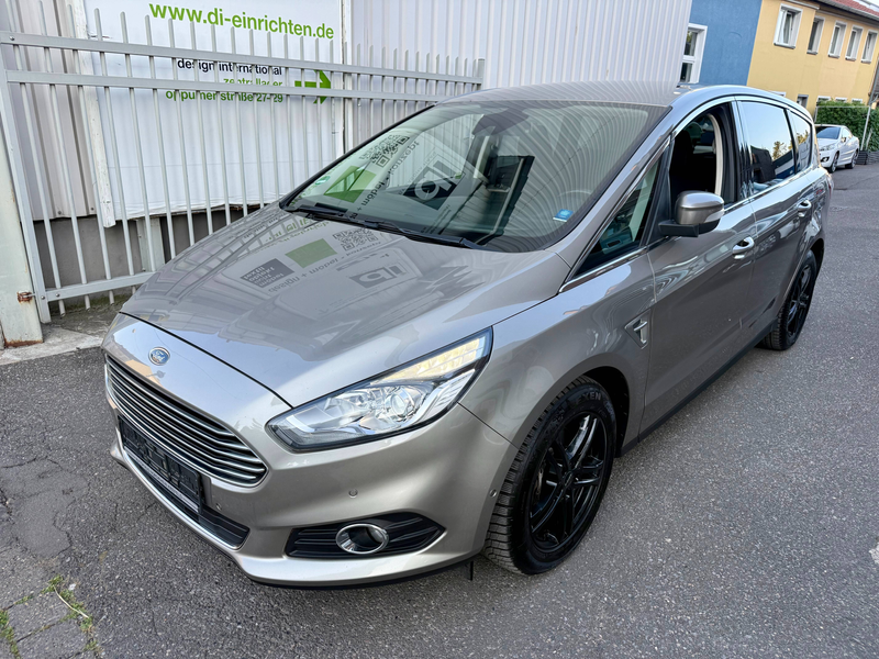 Ford S-Max Titanium 2.Hand 241PS Automatik Carplay Kamera