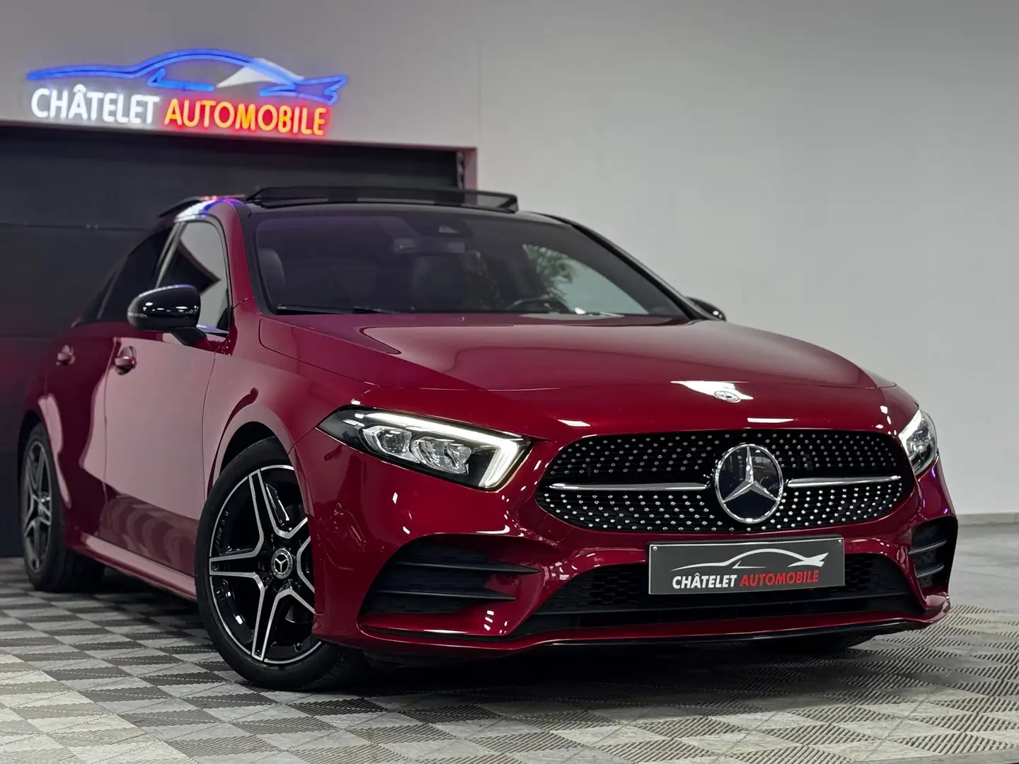Mercedes-Benz A 180 Pack-Amg Toit Pano Led D'ambiance 12 mois garantie Rood - 1