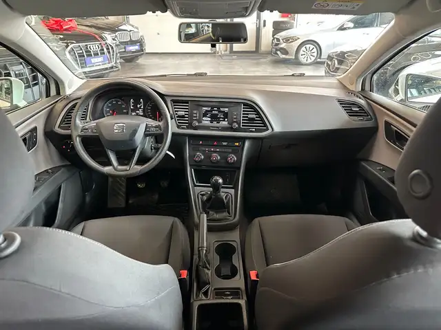 Seat Leon view 6