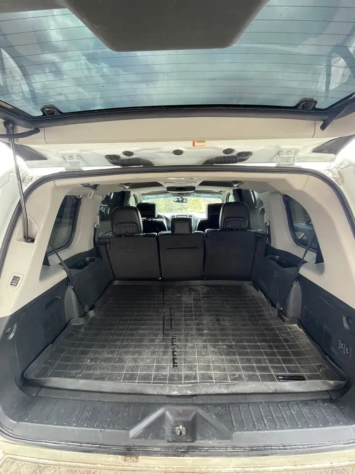 Nissan Armada снимка Nissan Armada