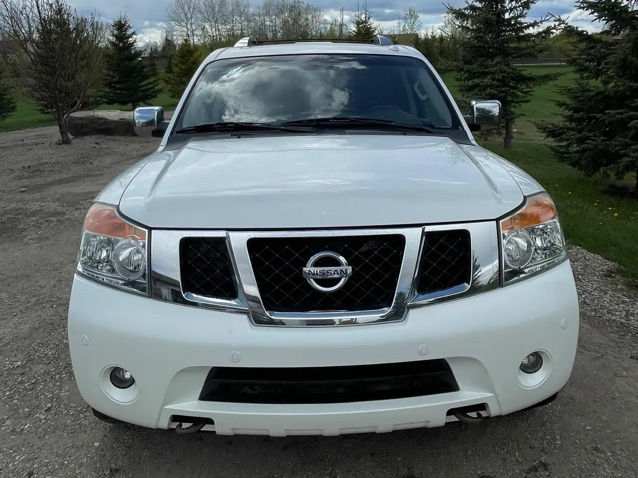 Nissan Armada снимка Nissan Armada