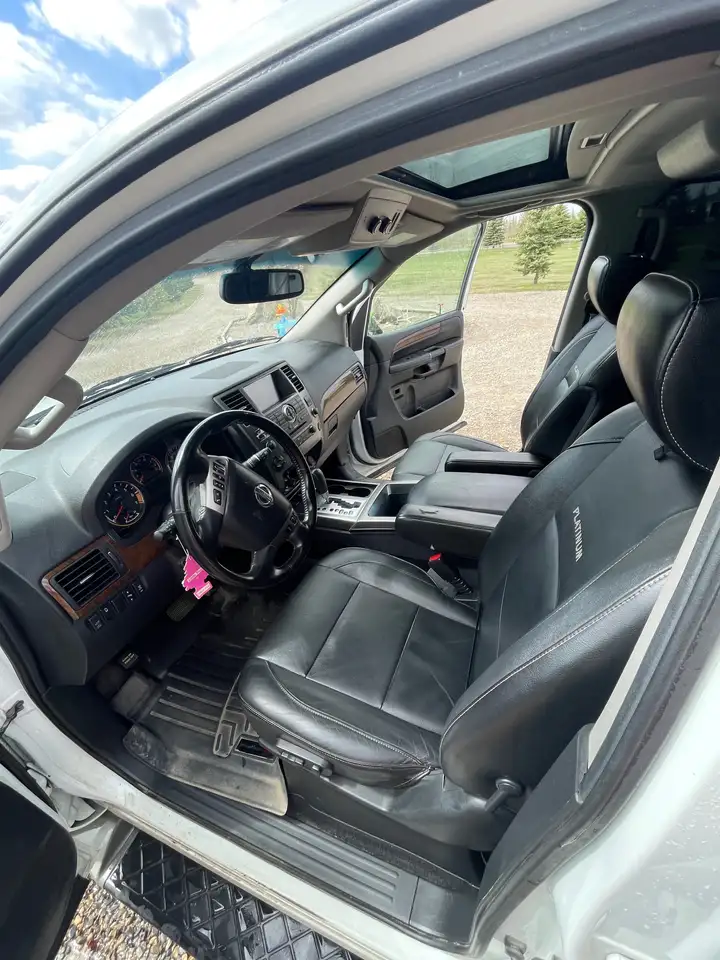Nissan Armada снимка Nissan Armada
