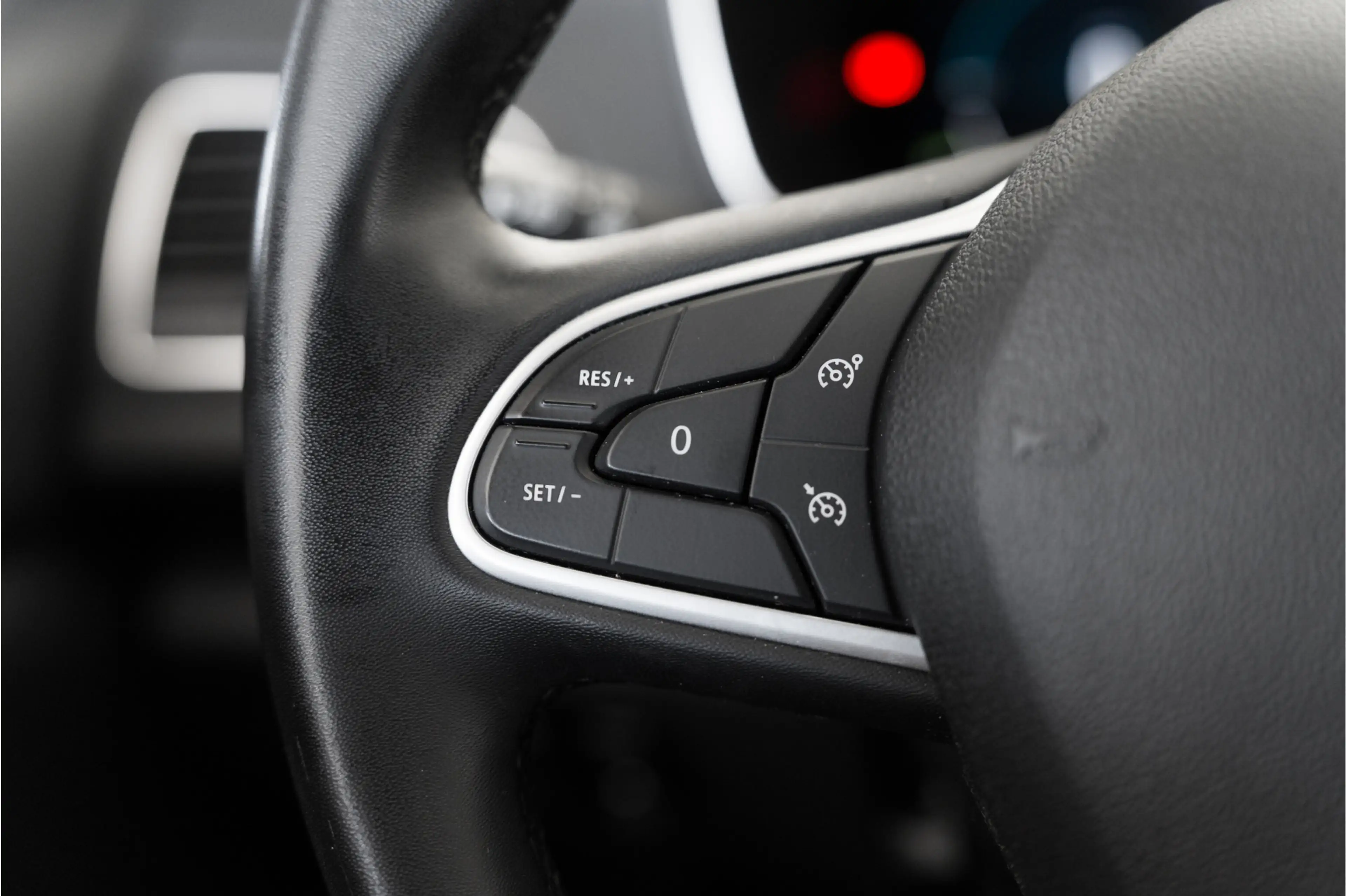 Renault Megane E-Tech Estate 1.6 Plug-In Hybrid 160 Equilibre — photo 25