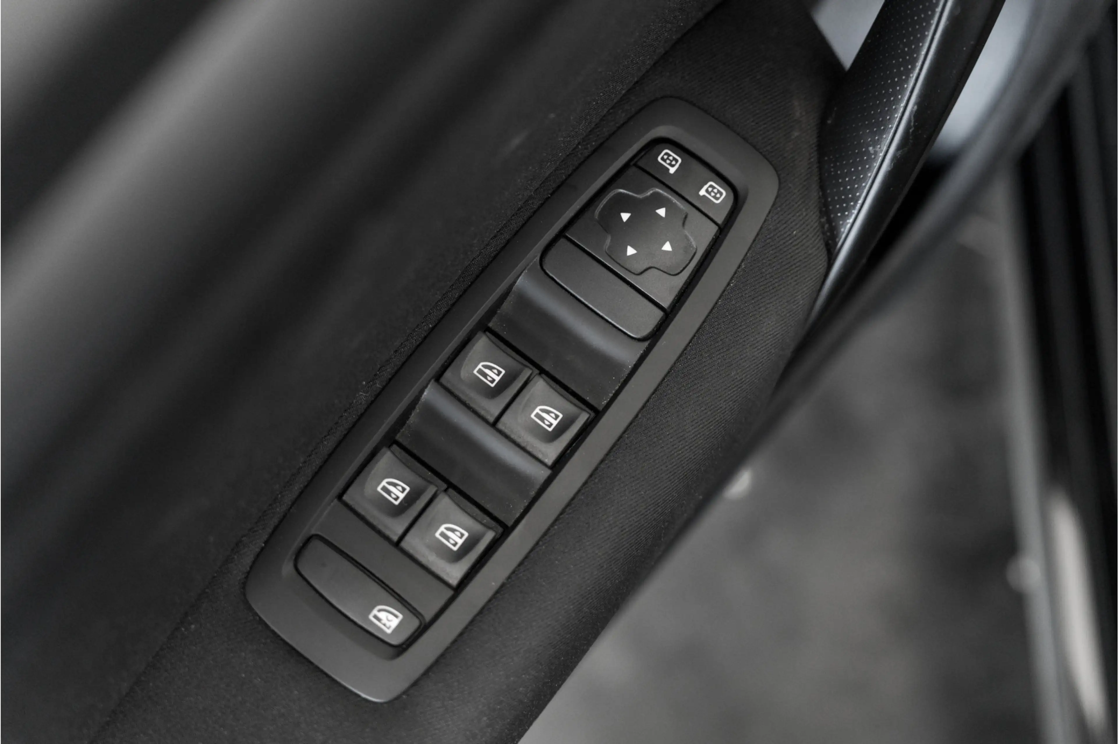 Renault Megane E-Tech Estate 1.6 Plug-In Hybrid 160 Equilibre — photo 29
