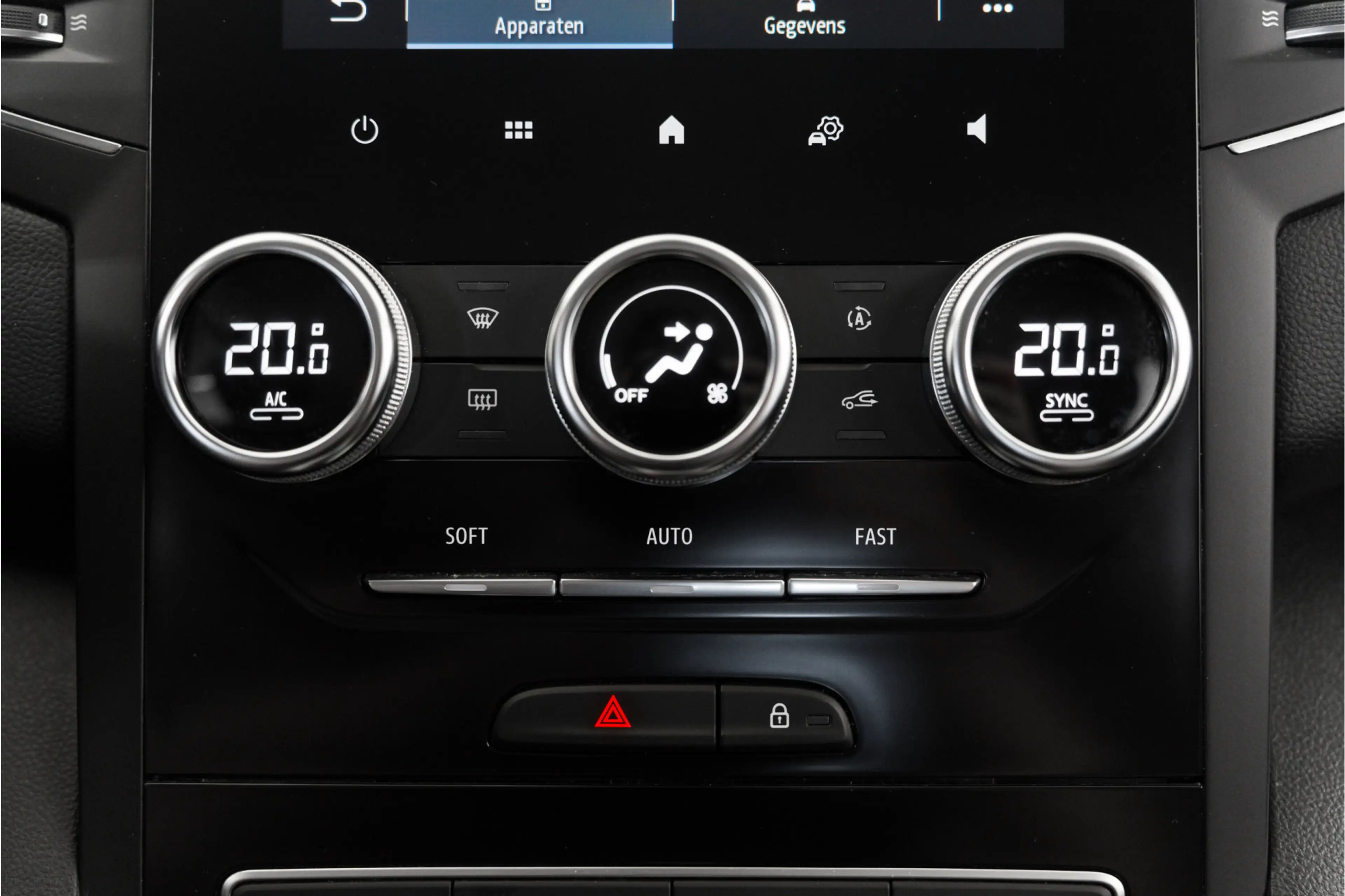 Renault Megane E-Tech Estate 1.6 Plug-In Hybrid 160 Equilibre — photo 11