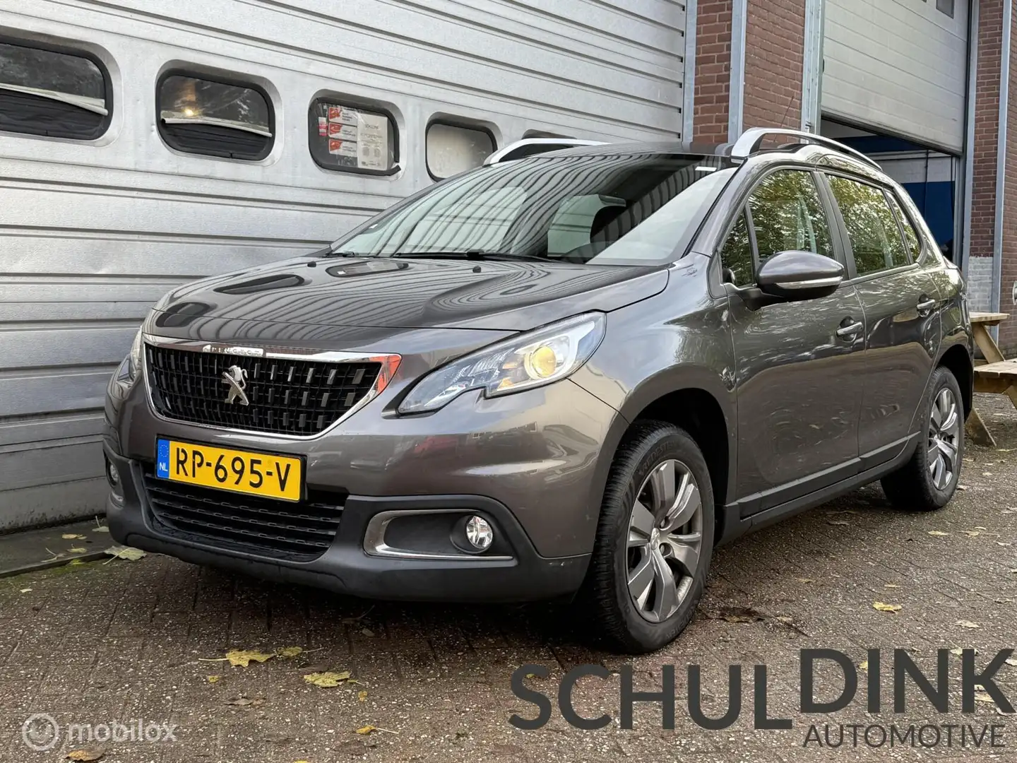 Peugeot 2008 1.2 Blue Lion TREKHAAK|APPLE/ANDROID CARPLAY Grijs - 2