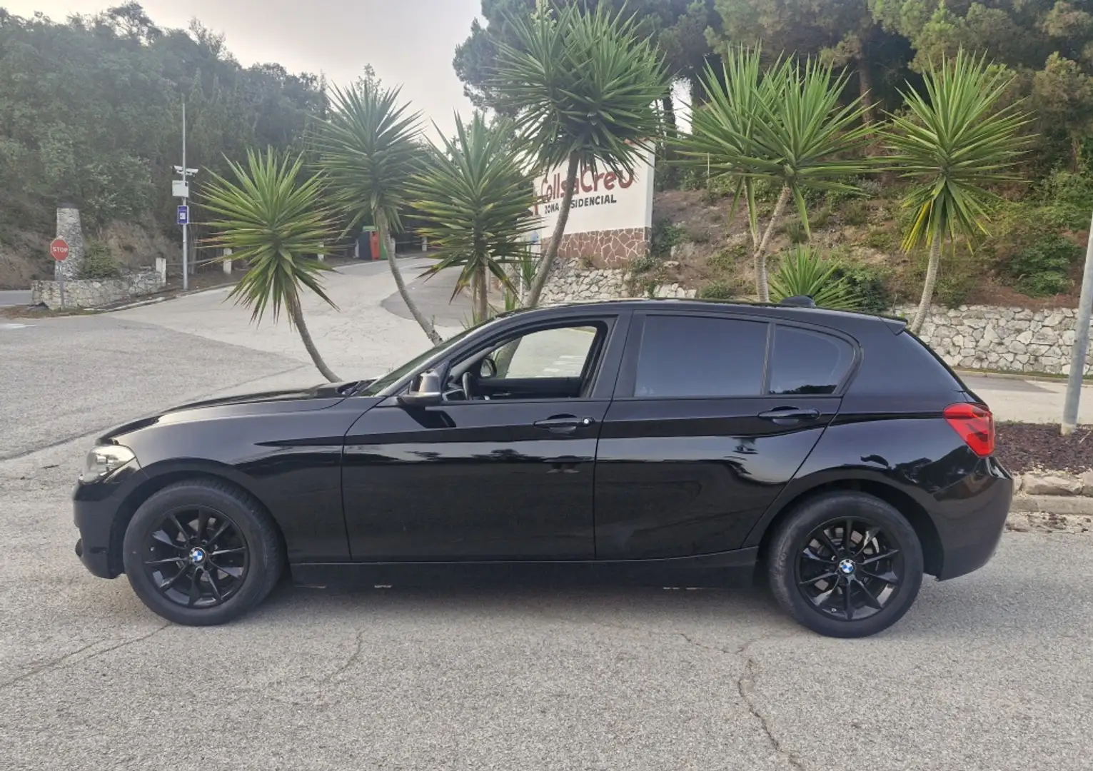 BMW 118 118i Schwarz - 2