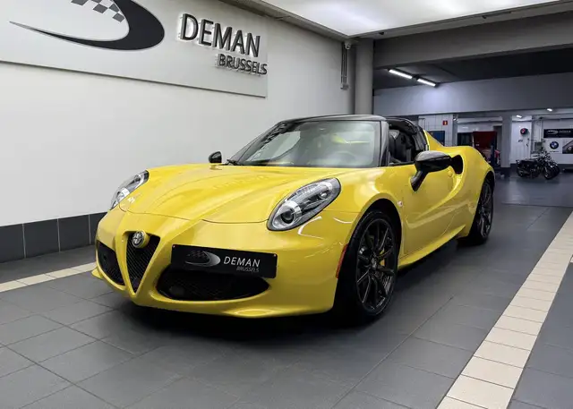 Alfa Romeo 4C Spider * Pack Cuir * planche de bord en cuir * PTS * Echappement sport *