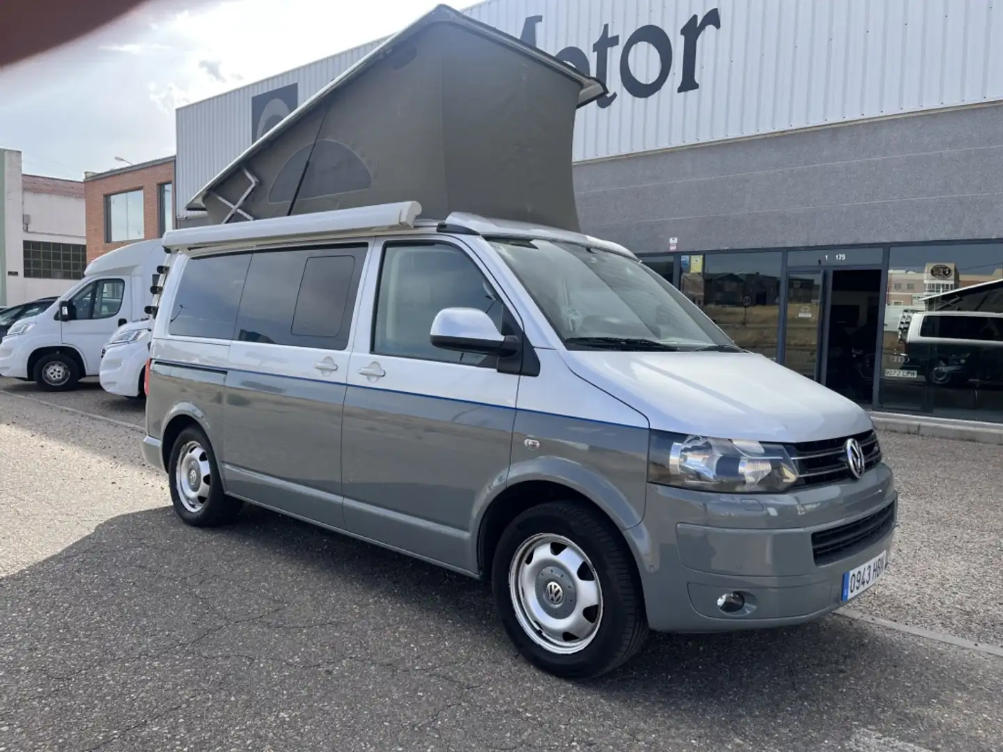 Volkswagen T5 California 2.0Bi-TDI Beach 4M Gris - 1