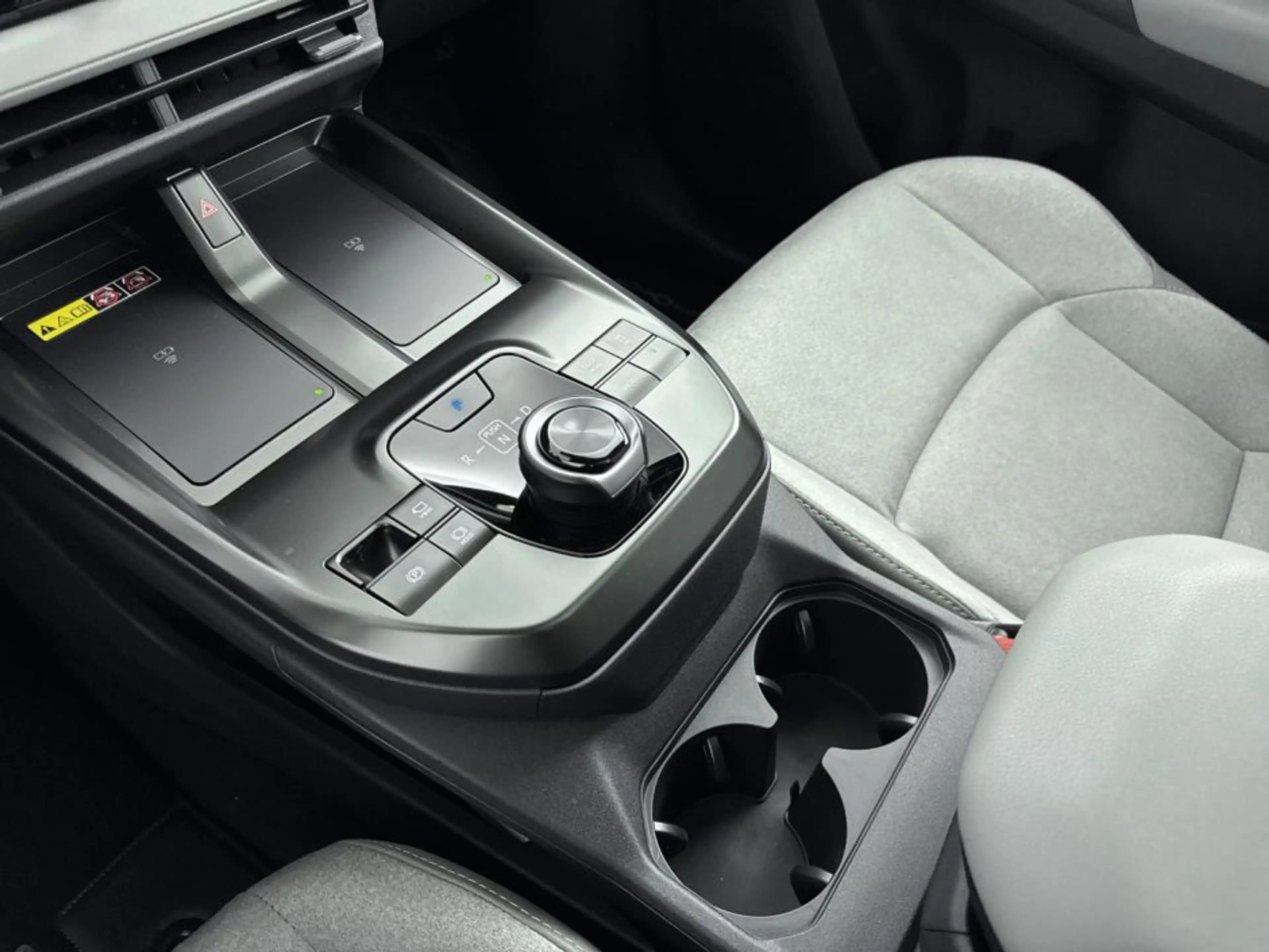 Toyota C-HR+ Executive AWD 77 kWh | Executive Plus Pack — photo 11