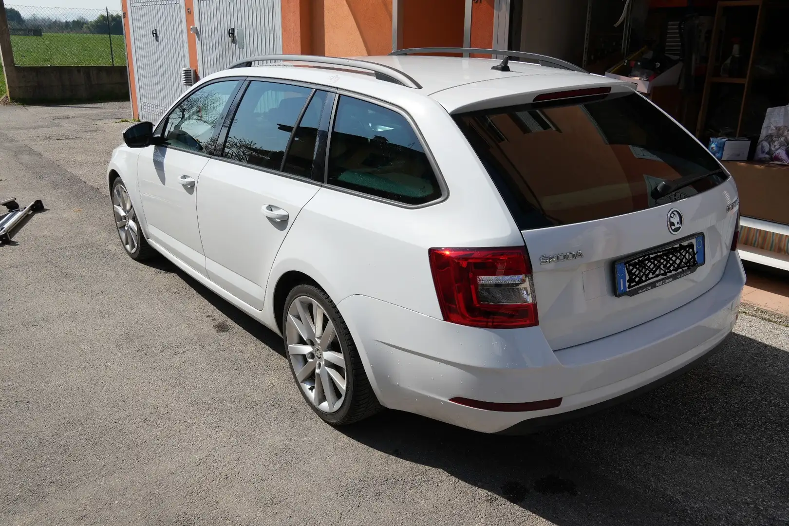 Skoda Octavia Wagon 1.6 tdi Executive Plus 110cv - 1