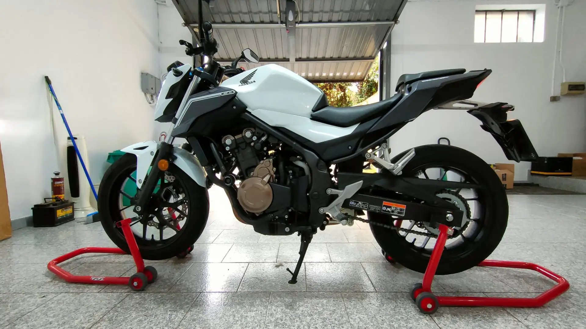 Honda CB 600 F Bílá - 1