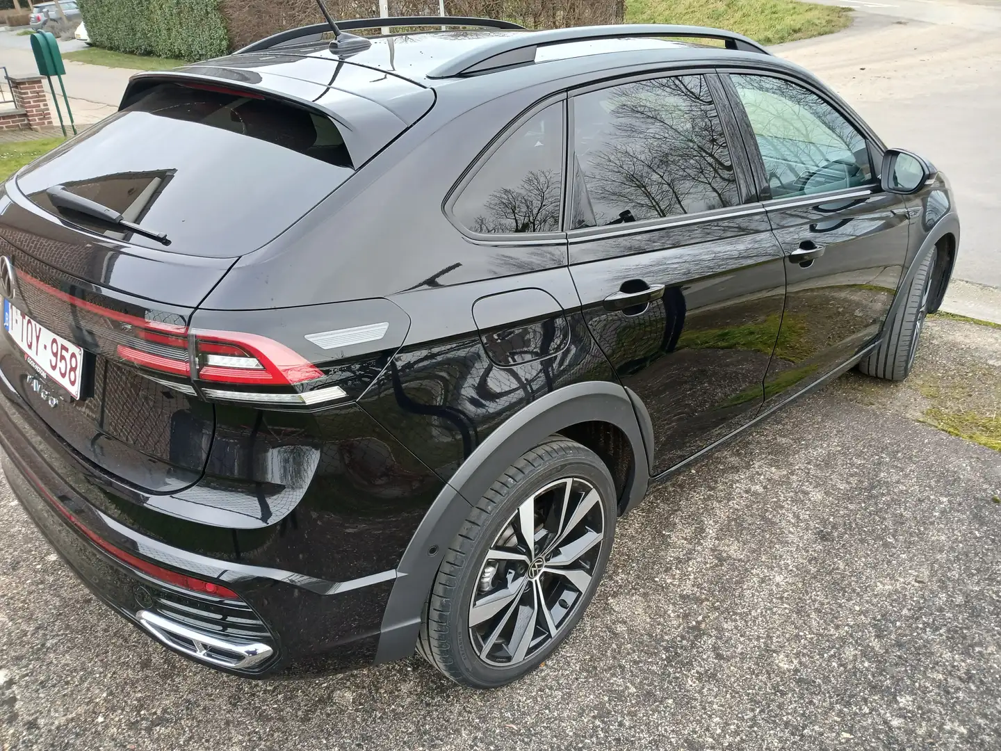 Volkswagen Taigo Taigo 1.0 TSI OPF DSG R-Line Zwart - 2